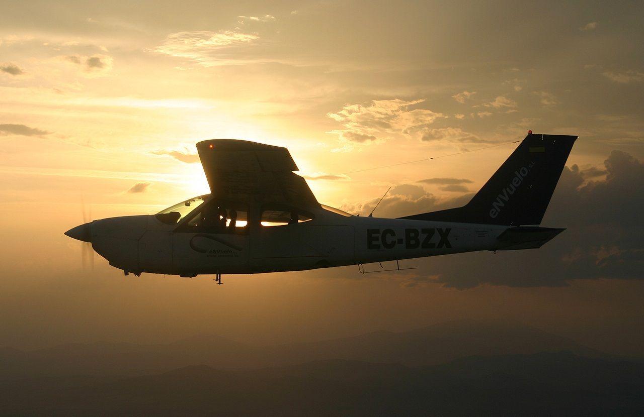 1280x830 Cessna 177 Cardinal Sunset Spain In Flight. Aircraft Wallpaper Galleries