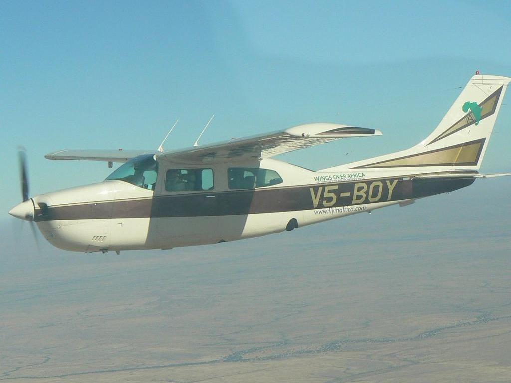 1024x768 Cessna 210. Wings Over Africa