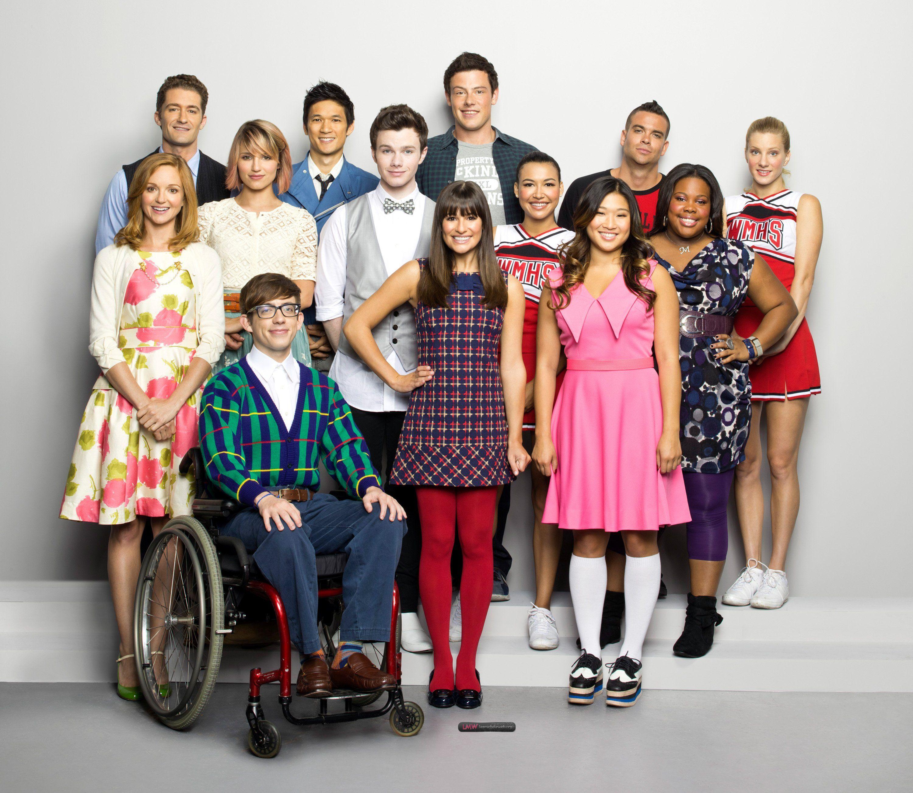 3000x2606 3000x2045px Glee Cast (2377.81 KB).07.2015