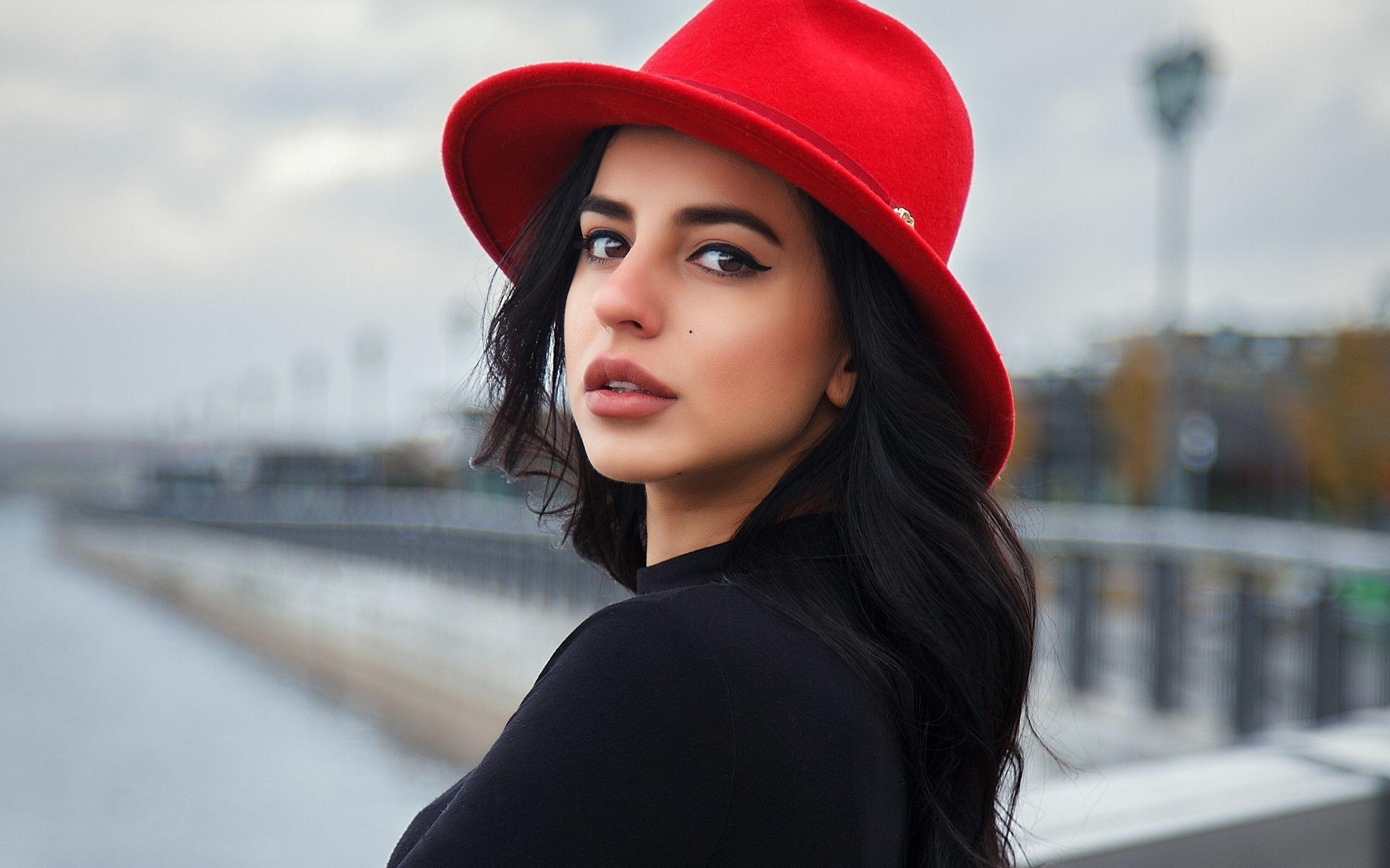 2560x1600 Download 2560x1600 wallpaper girl model, beautiful, long hair, red hat, dual wide, widescreen 16: widescreen, 2560x1600 HD image, background, 1398