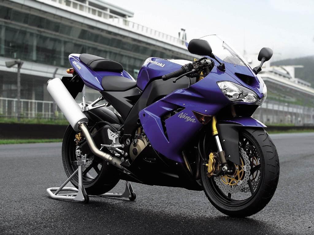 1024x768 Kawasaki Bike HD Wallpaper