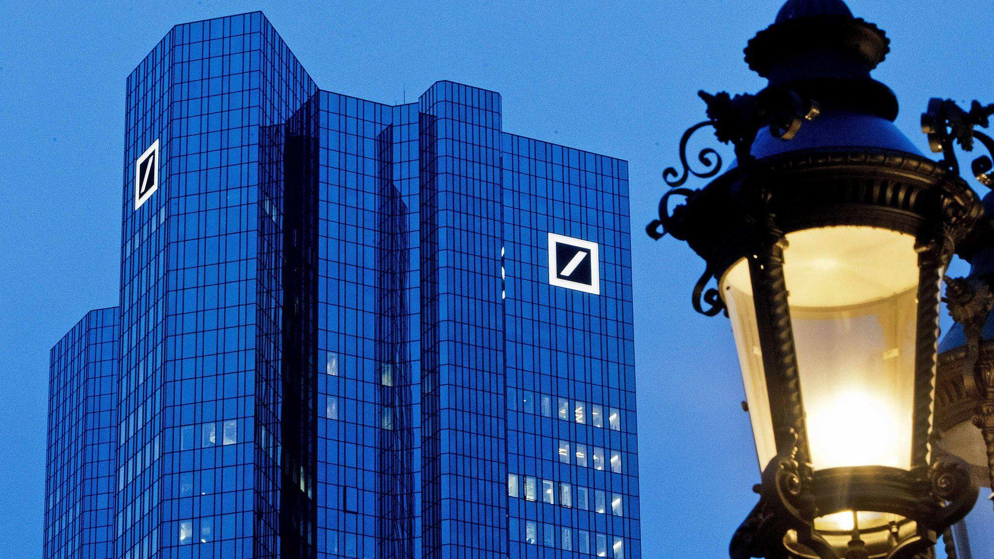 2048x1152 Why Goldman Sachs should buy Deutsche Bank