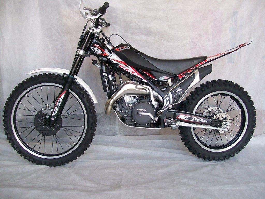 1024x768 Beta EVO Two Stroke And 4 Stroke Trials Bikes 2014
