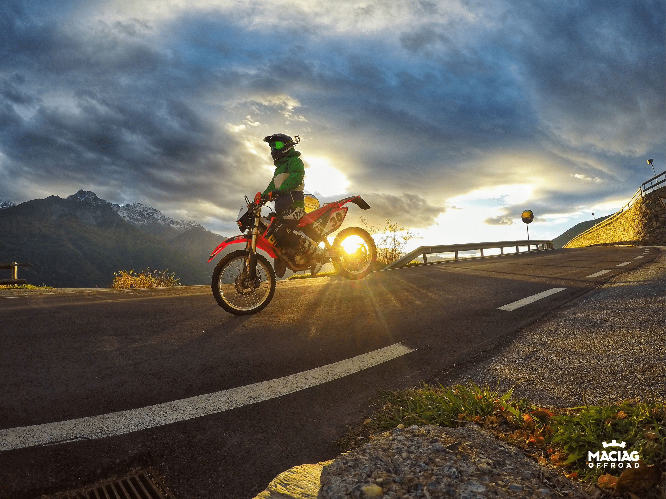 2732x2048 Free Motocross & Mountainbike Wallpaper