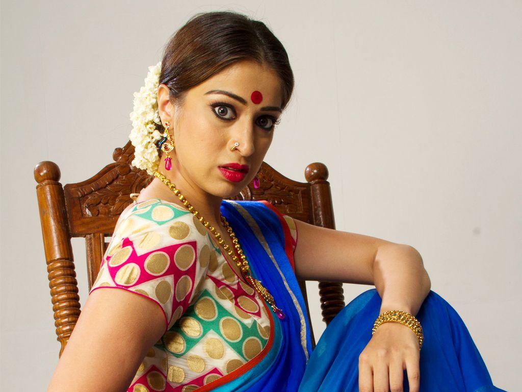 1024x768 Lakshmi Rai HQ Wallpaper. Lakshmi Rai Wallpaper