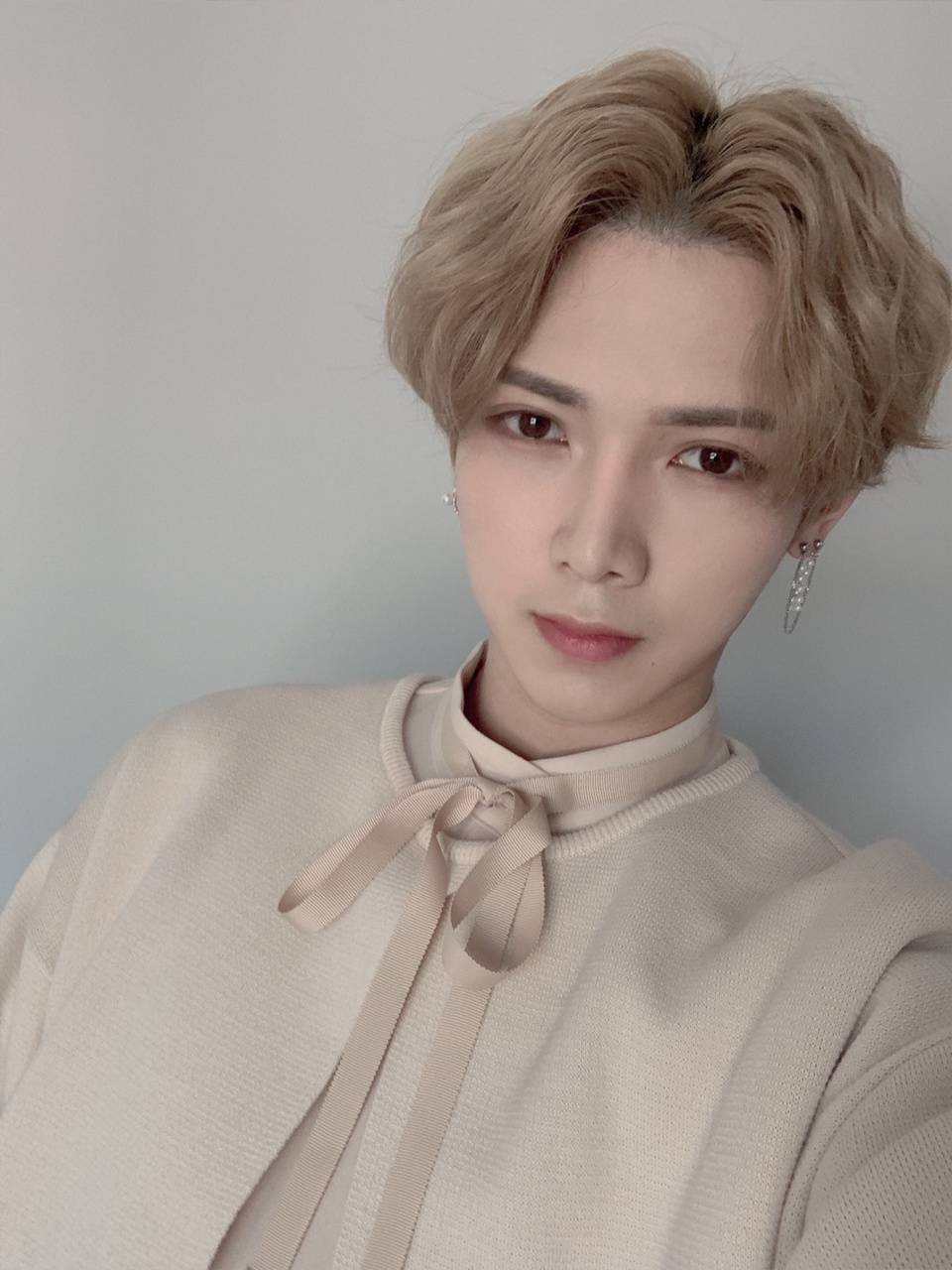 960x1280 ATEEZ Yeosang wallpaper
