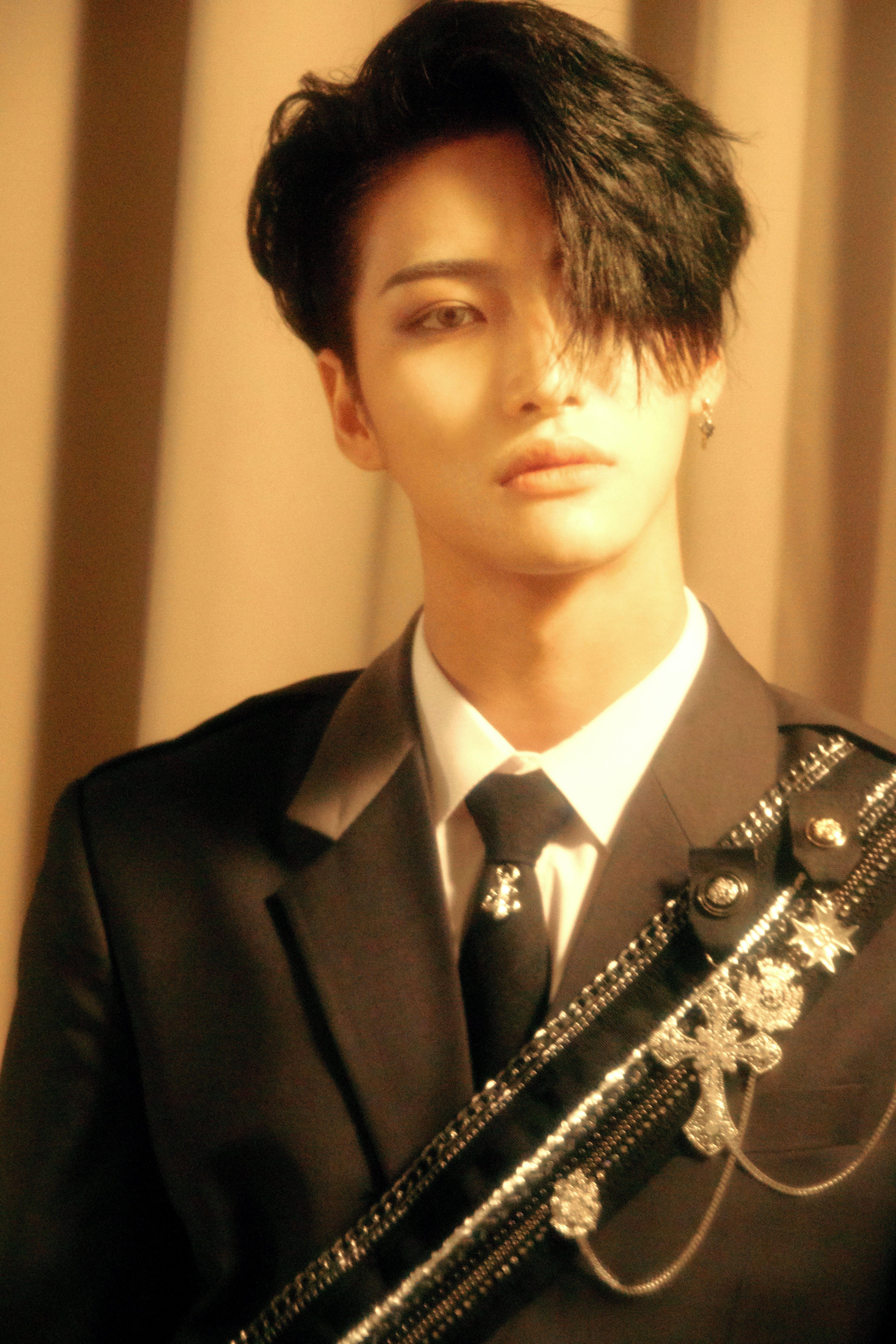 4480x6720 ATEEZ Archives Pop Database