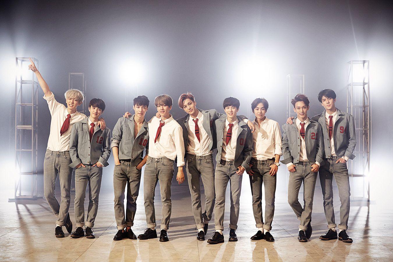 1350x900 D.O KPOP Image Board
