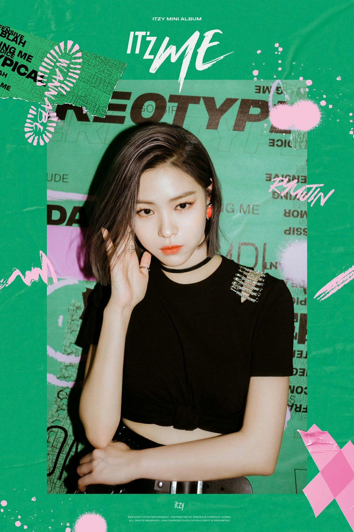 1365x2048 ITZY <IT'z ME> TEASER IMAGE #RYUJIN #류진 TITLE TRACK WANNABE 2020.03.09 MON 6PM #ITZY #있지 #MIDZY #믿지 #ITzME # di 2020. Seni buku, Desain pamflet, Gambar