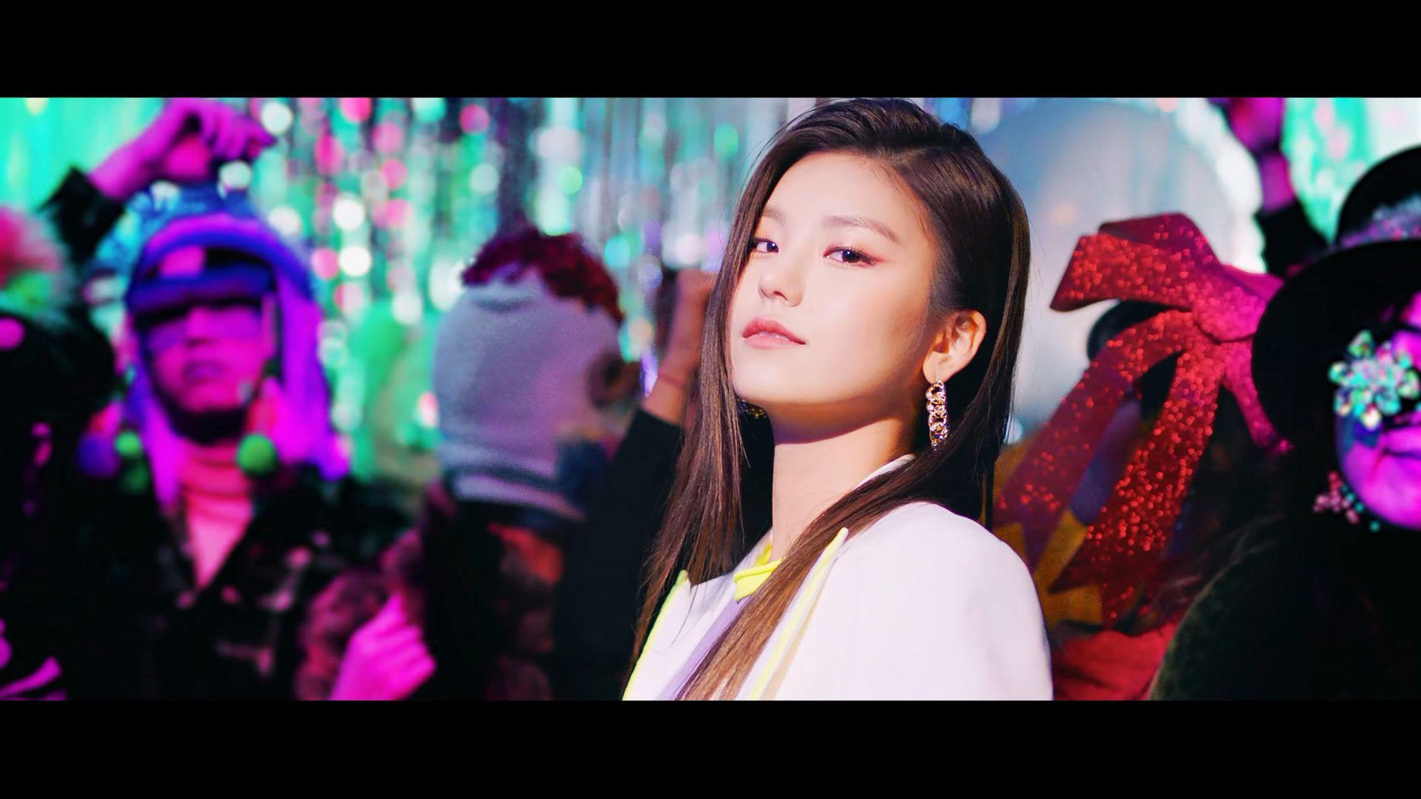 2000x1125 ITZY Archives Pop Database