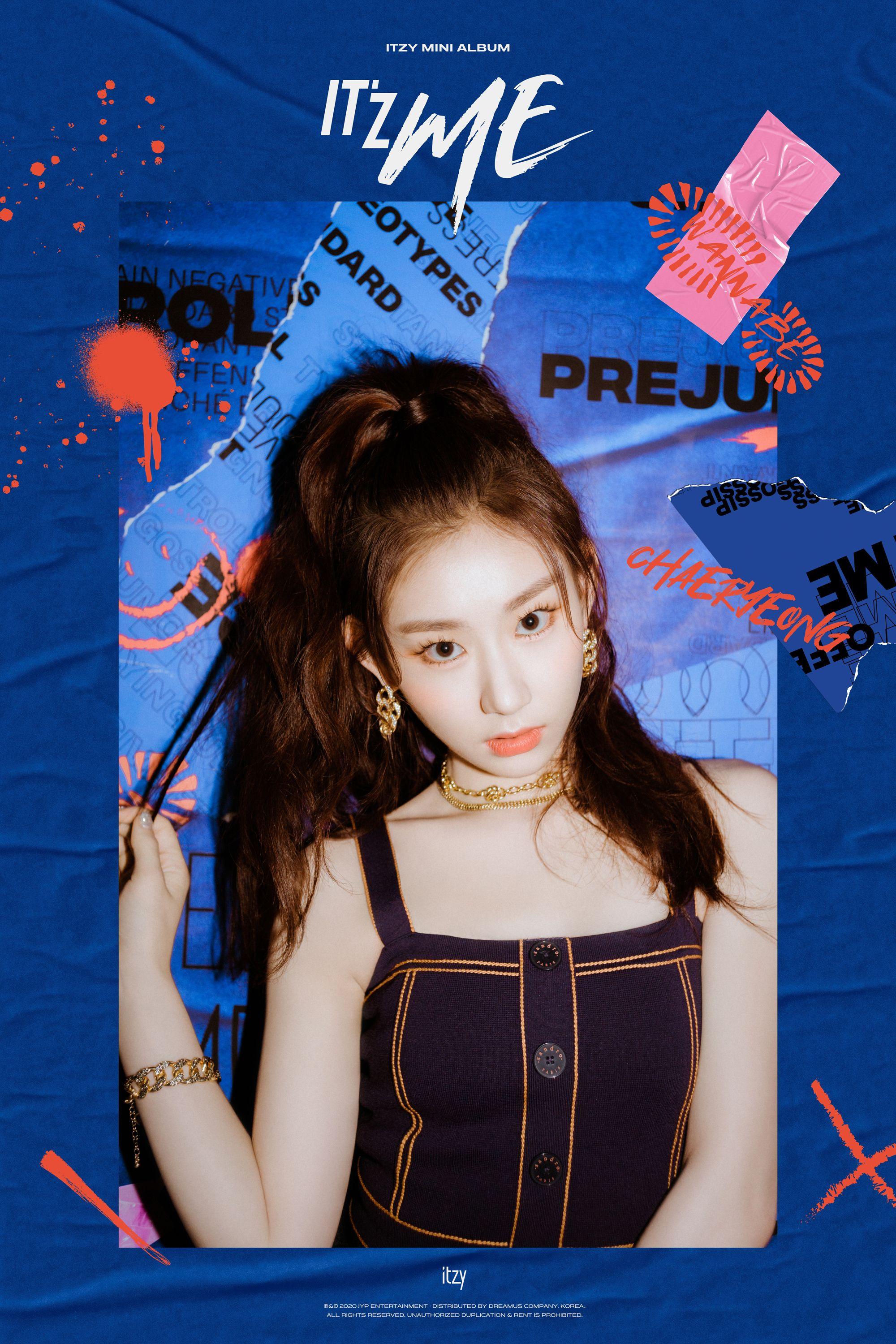 2000x3000 ITZY