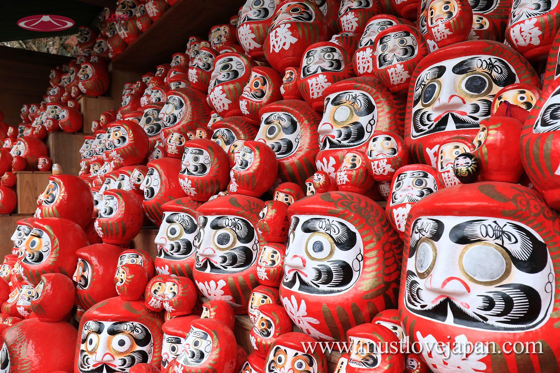 1800x1200 Daruma at Katsuoji. MustLoveJapan Video Travel Guide