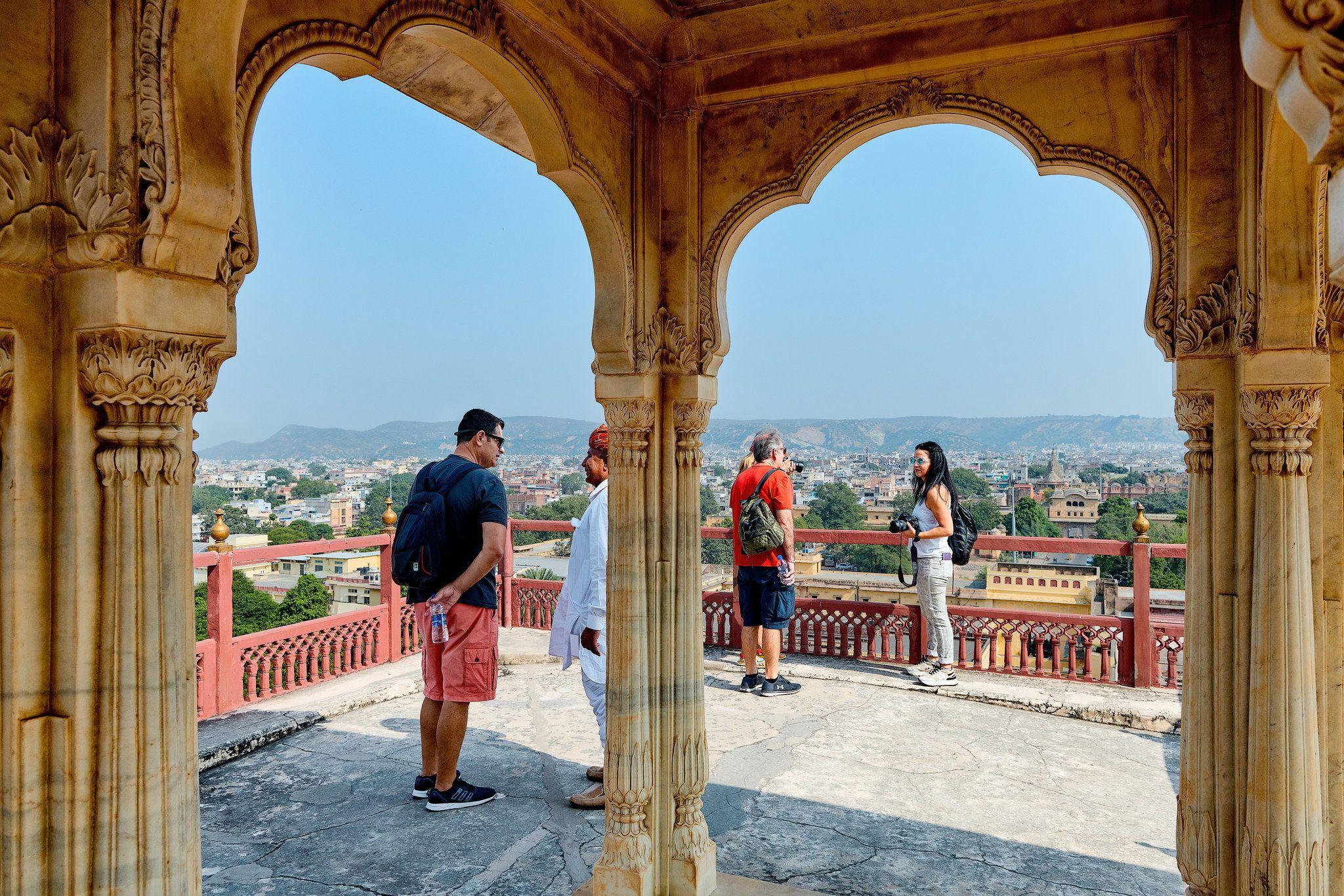 2048x1366 Hours in Jaipur