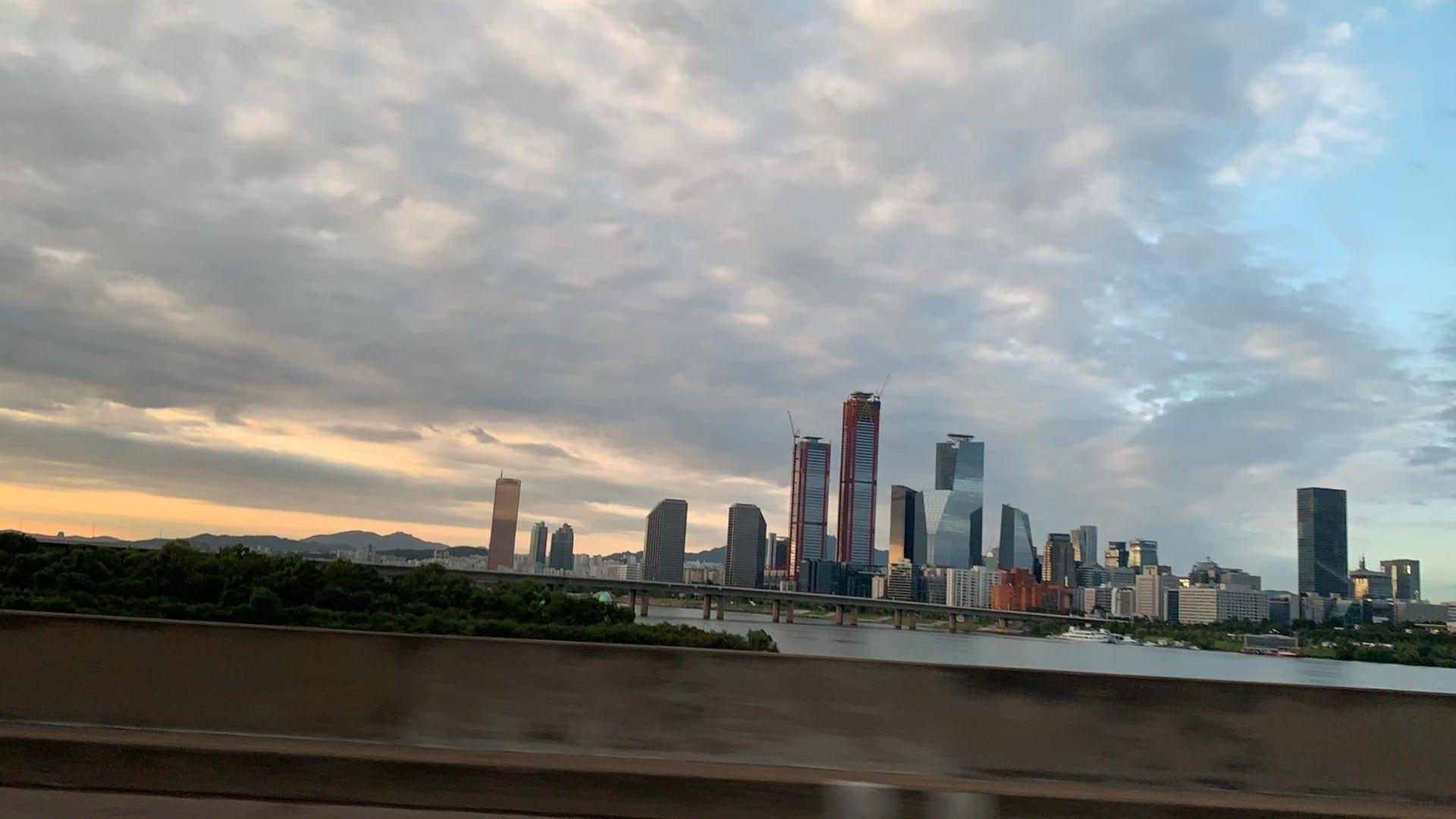1920x1080 View of Yeouido along Han River drive