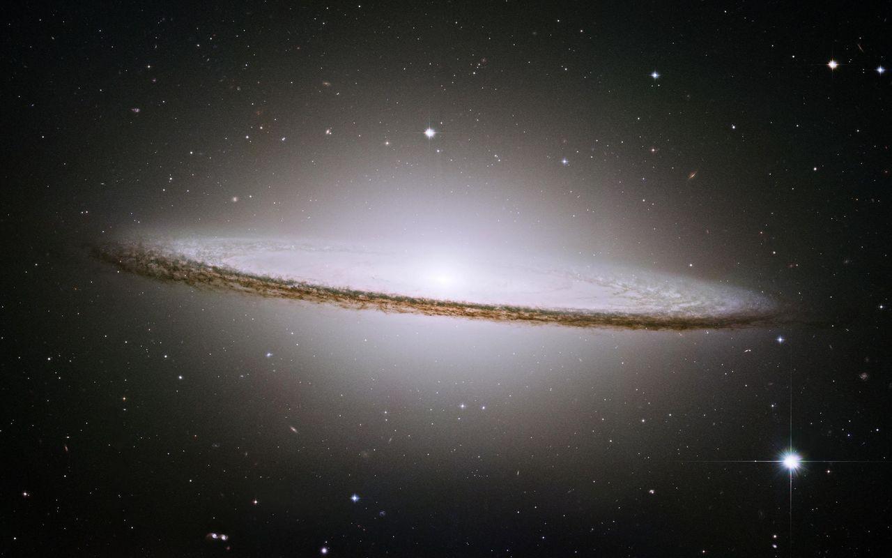 1280x800 Space Image. Hubble Spies Spectacular Sombrero