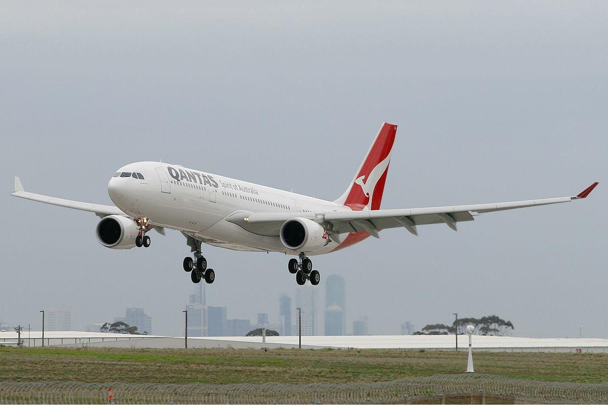 1200x799 Qantas Airbus A330 200 MEL