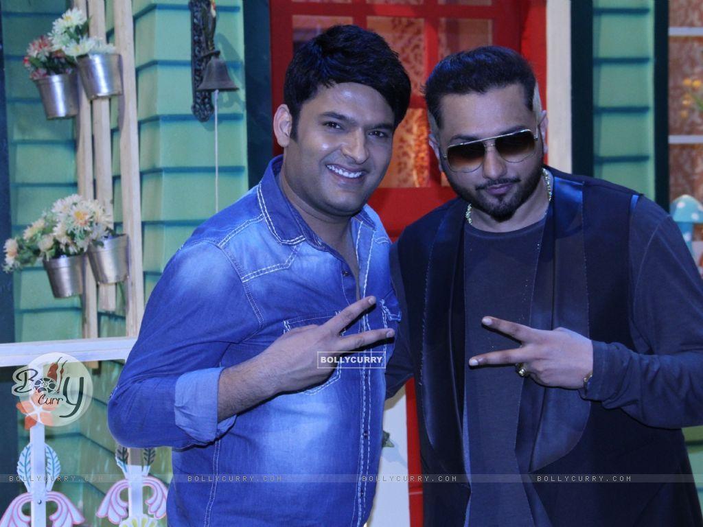 1024x768 Wallpaper Singh and Kapil Sharma on The Kapil Sharma Show size:1024x768