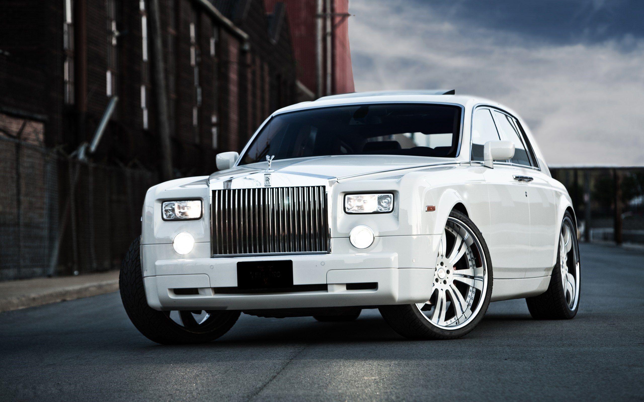2560x1600 Getting the services of the most professional company should be your priority. Splendid Chauffeurs Ca. Rolls royce phantom, Rolls royce phantom white, Rolls royce