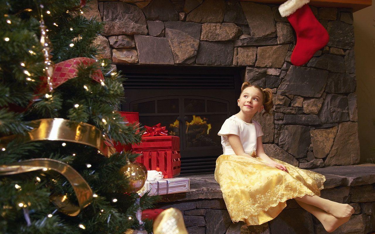 1280x800 Waiting For Christmas Wallpaper Baby Wallpaper. Christmas family photo, Christmas wallpaper, Christmas tree with gifts