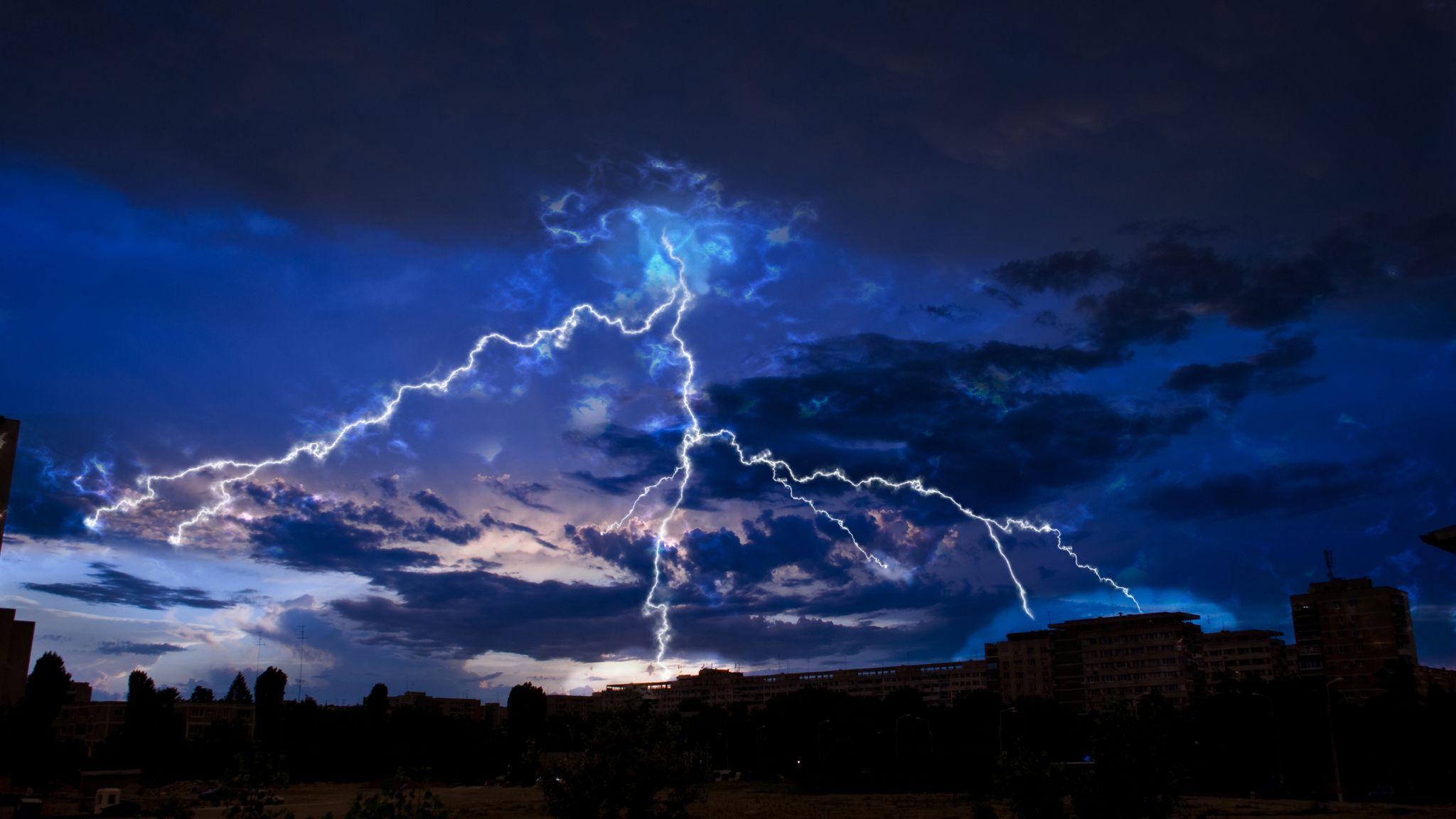2048x1152 Lightning In Town 2048x1152 Resolution HD 4k Wallpaper, Image, Background, Photo and Picture