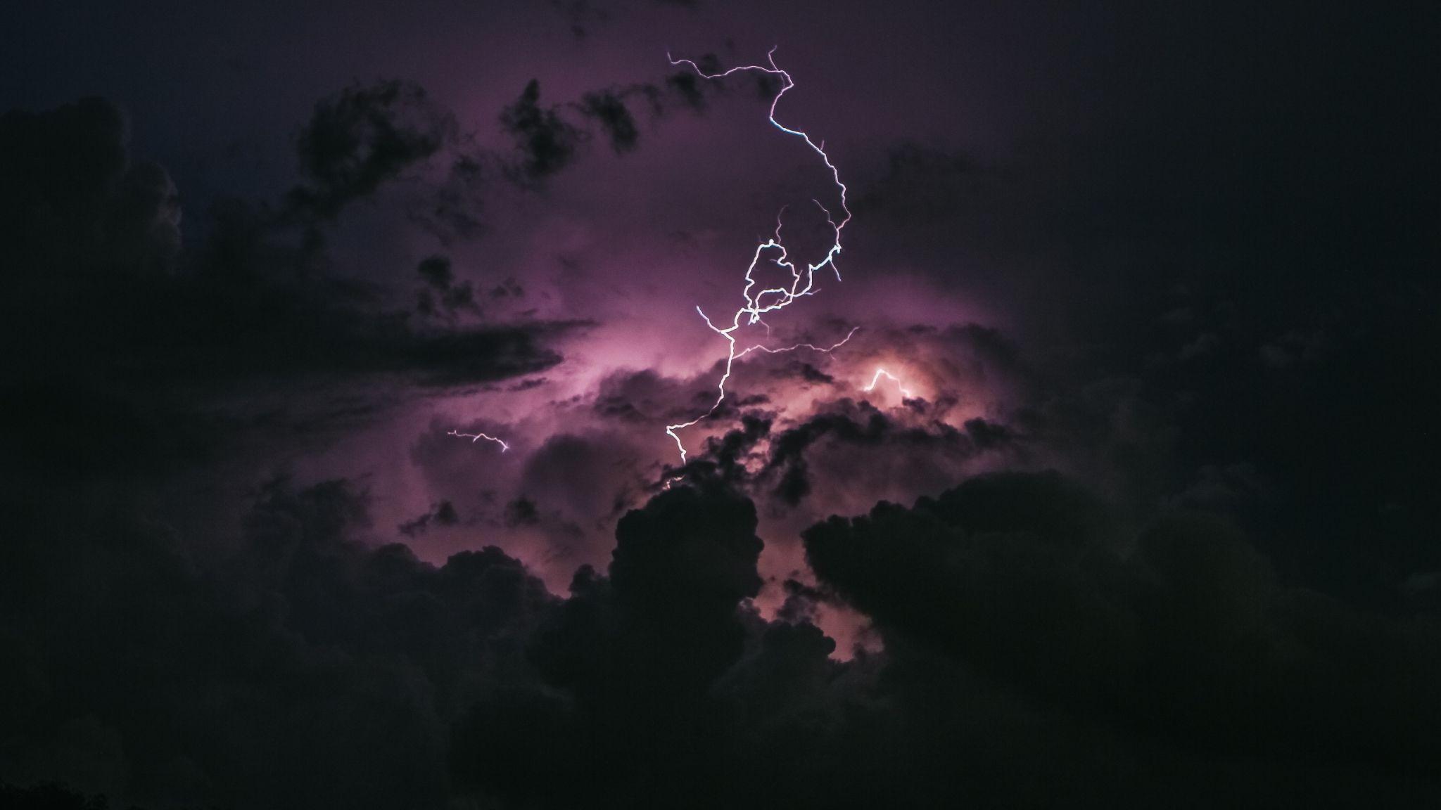 2048x1152 Download Storm, Lightning, 5K Ultra Wide monitor display wallpaper 2048x1152