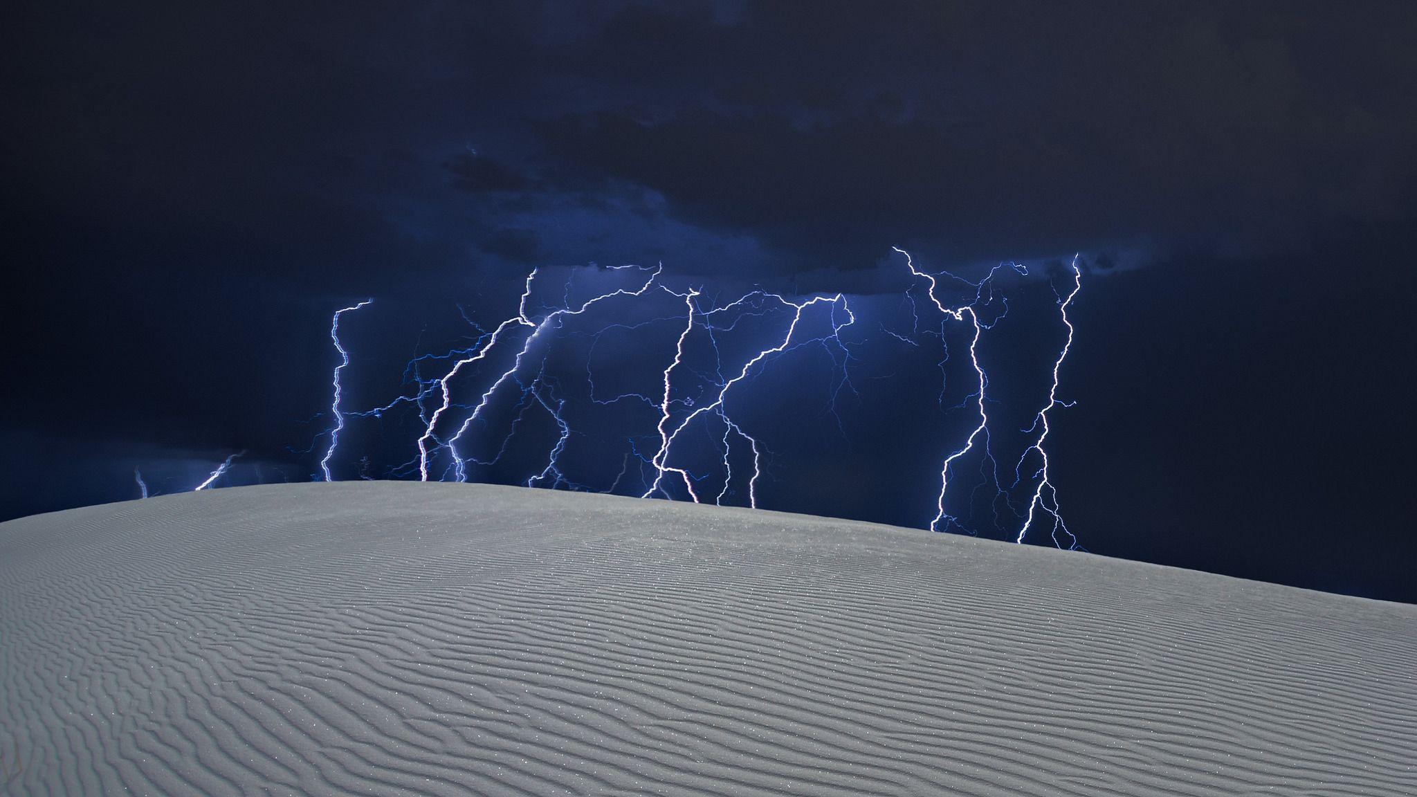 2048x1152 Download 2048x1152 Lightning, Clouds, Desert Wallpaper