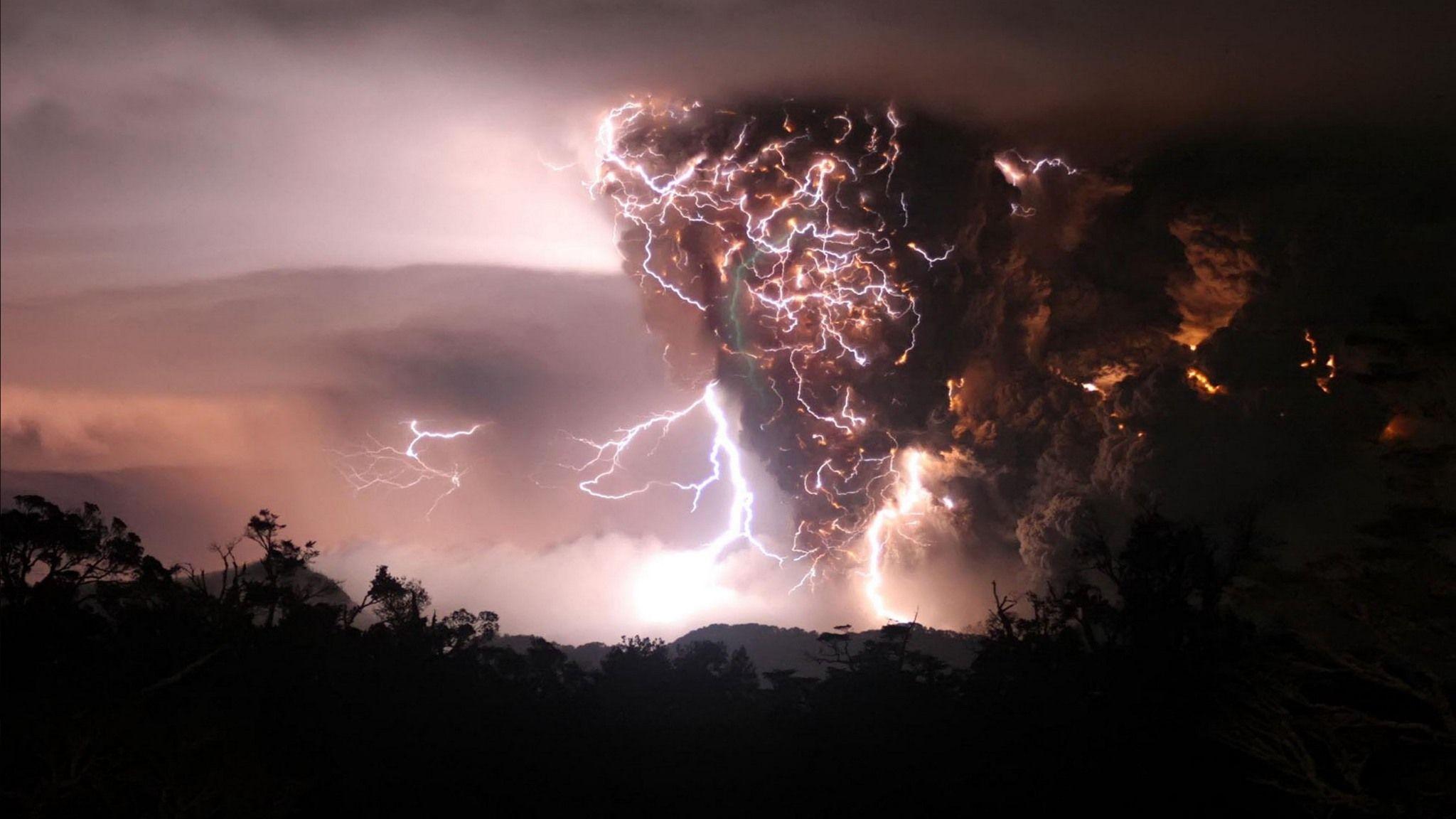 2048x1152 Dimensions: 2048 x 1152. Volcano lightning, Lightning photo, Volcano photo