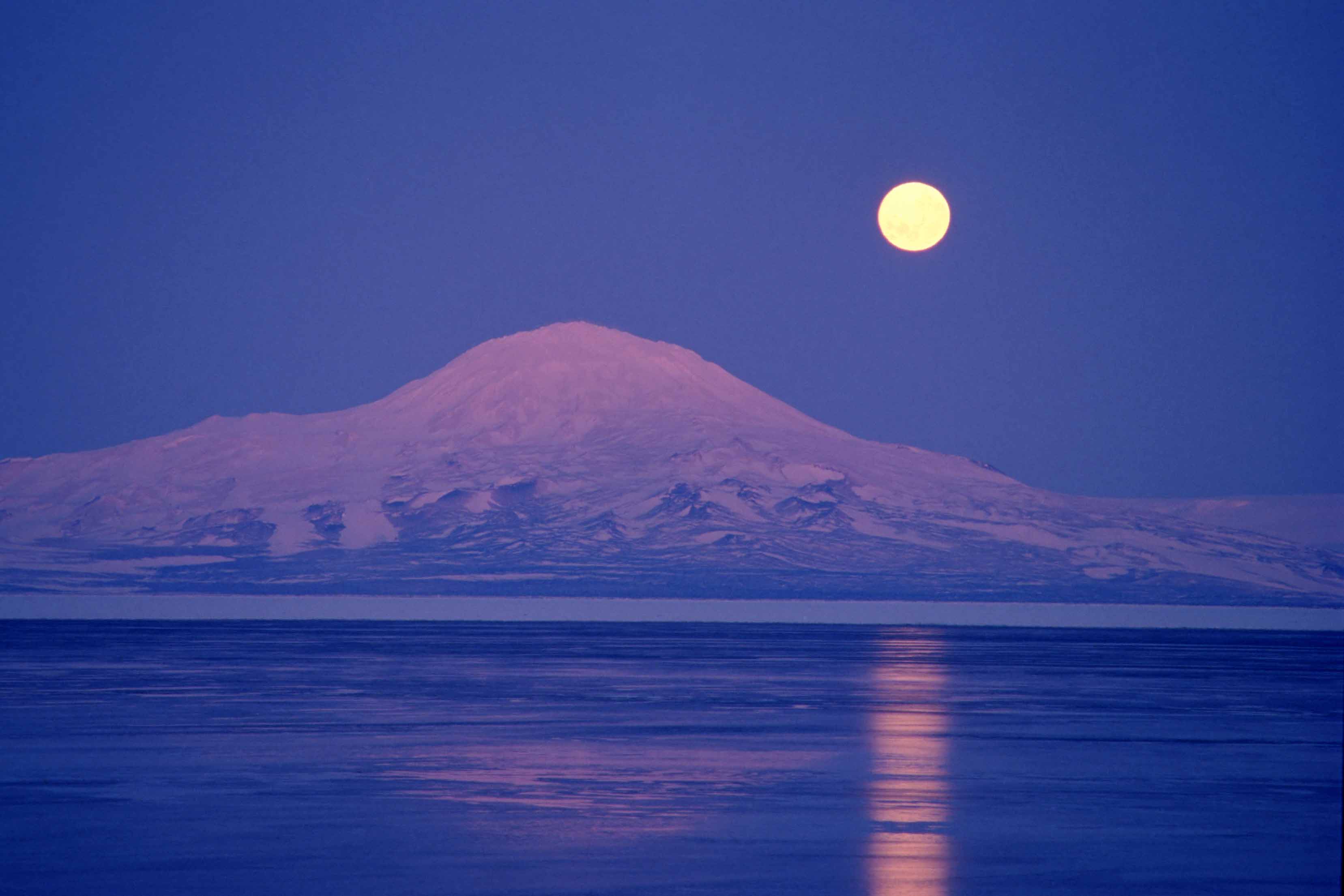3314x2210 Thinking of Antarctica