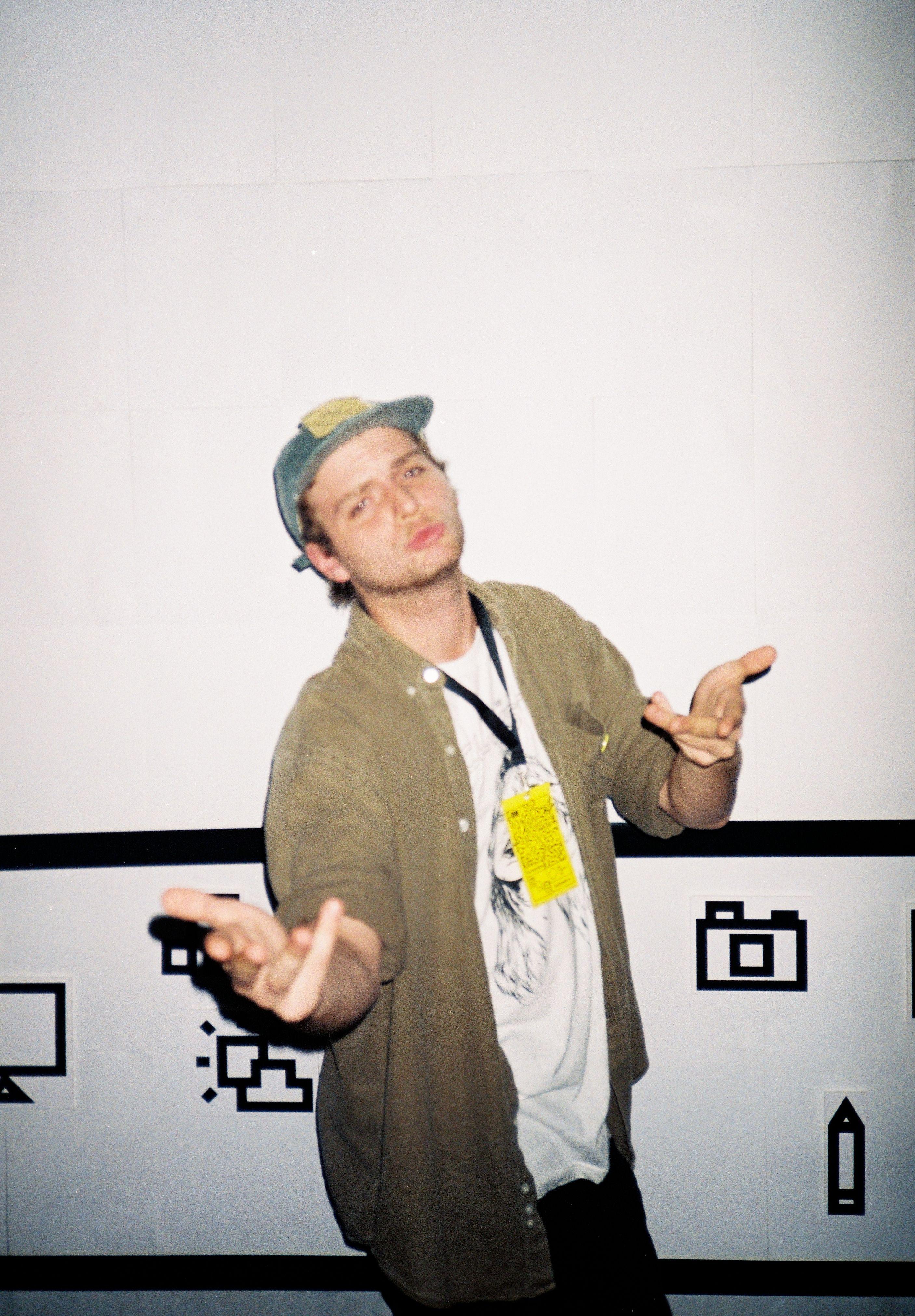2814x4048 Mac DeMarco