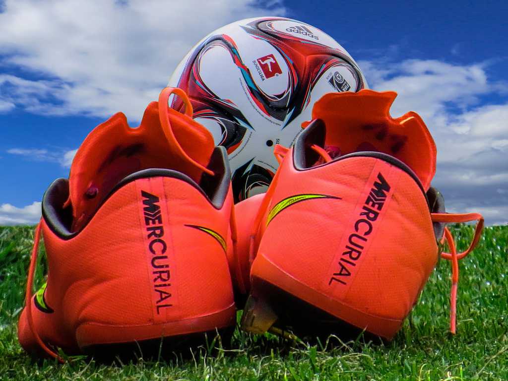 1024x768 Soccer Cleats: Everything you need to know Soccer Player's Complete Guide To The Game