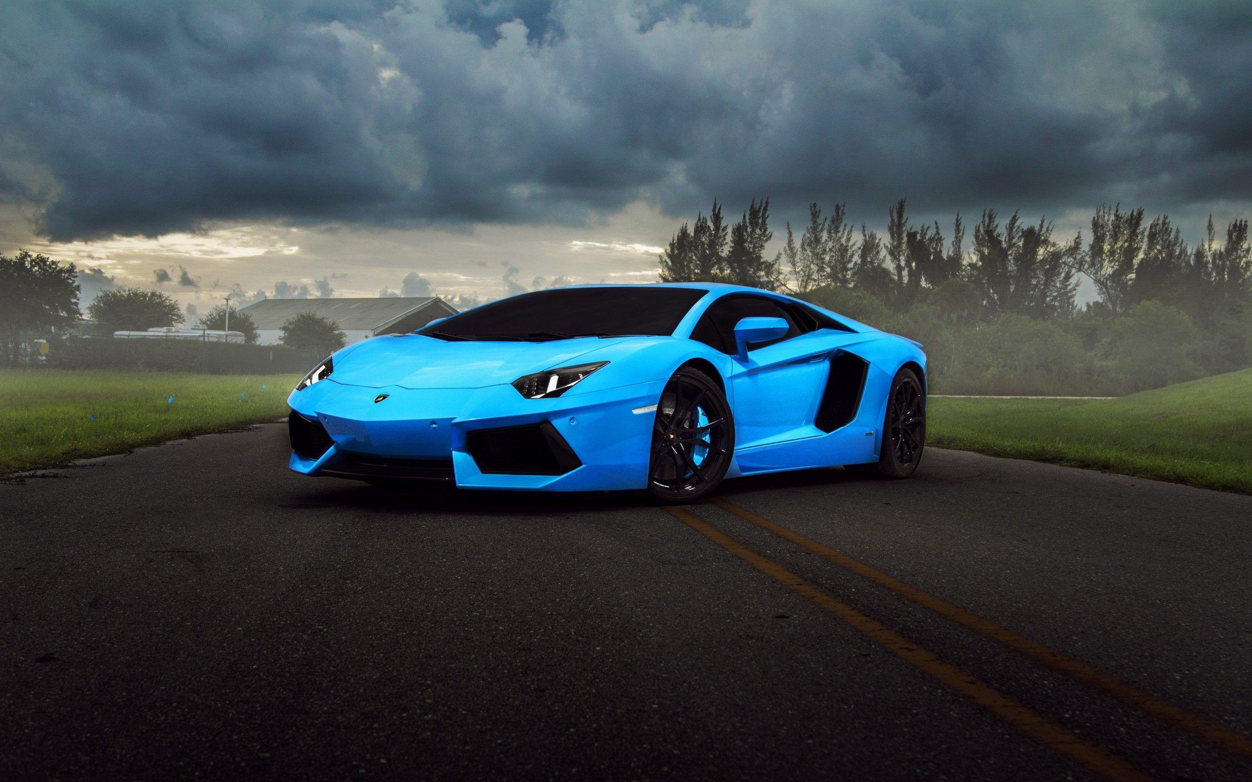 2560x1600 Sky Blue Lamborghini Wallpaper