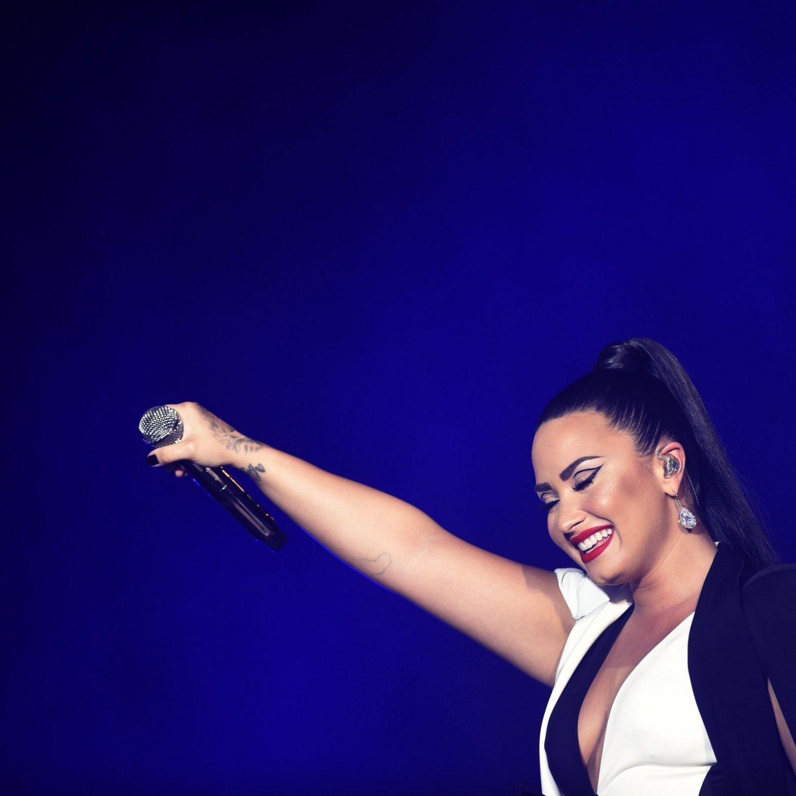 1600x1600 Inspiring Demi Lovato Lyrics and Quotes From 'Skyscraper' and More