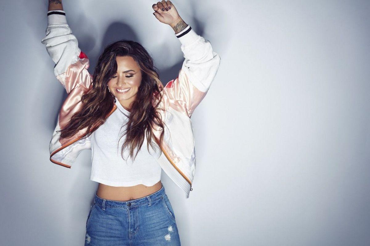1200x800 Demi Lovato Wallpaper