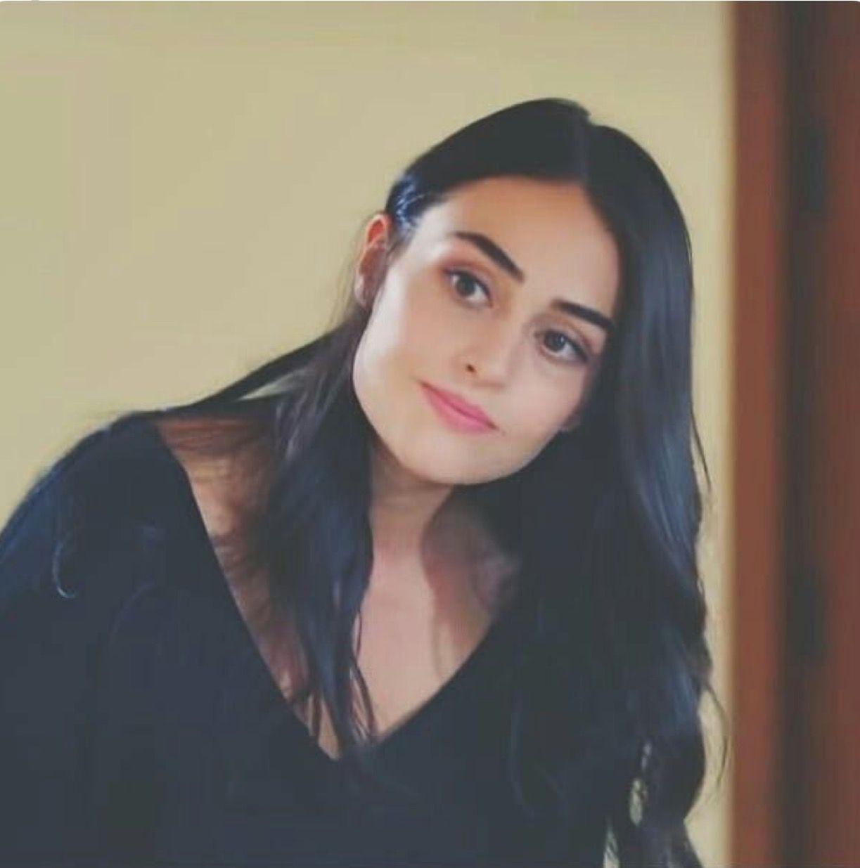 Esra Bilgiç Wallpapers - Top Free Esra Bilgiç Backgrounds - WallpaperAccess