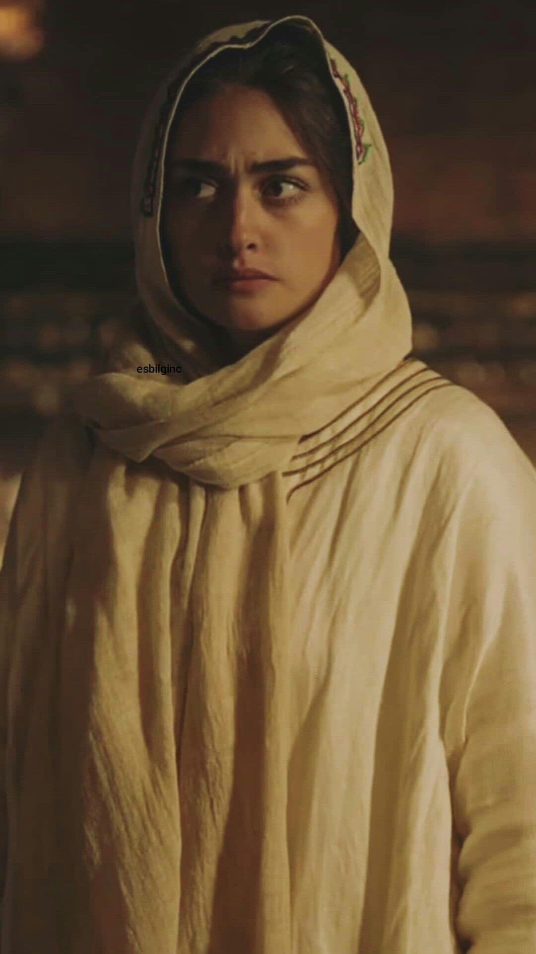 Esra Bilgiç Wallpapers - Top Free Esra Bilgiç Backgrounds - WallpaperAccess