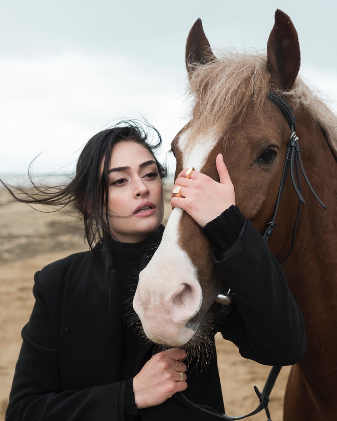 Esra Bilgiç Wallpapers - Top Free Esra Bilgiç Backgrounds - WallpaperAccess