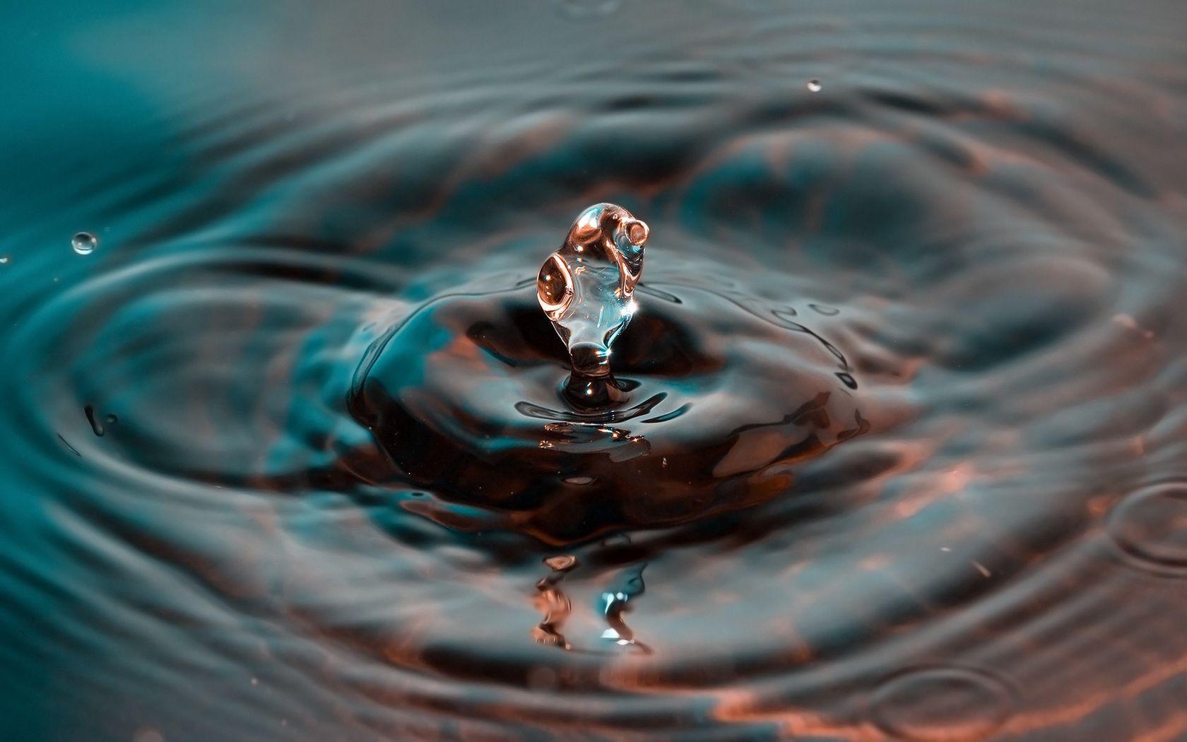 1680x1050 Download wallpaper 1680x1050 water, splash, divorce, drop widescreen 16:10 HD background