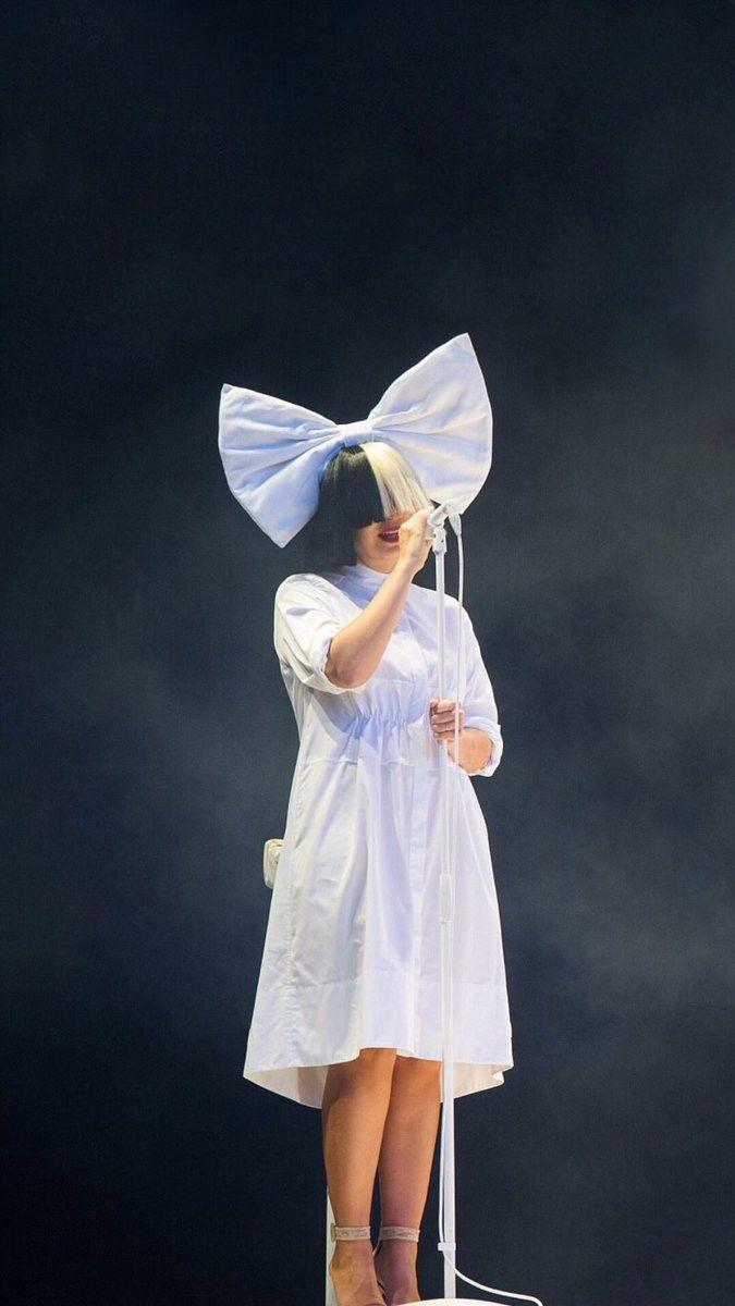675x1200 Sia. Sia music, Sia and maddie, Sia kate isobelle furler