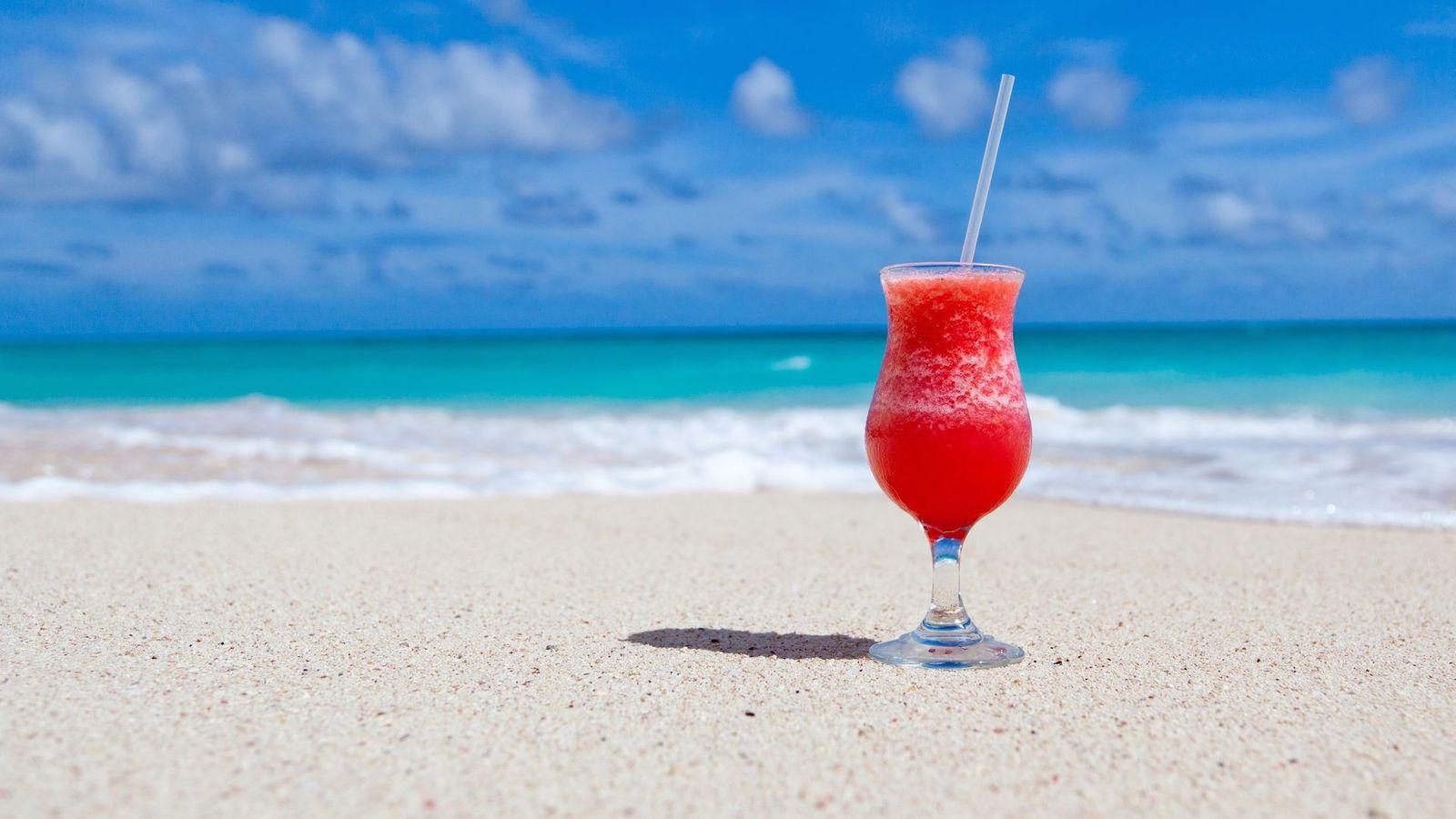 1600x900 Cocktails and Drinks Wallpaper