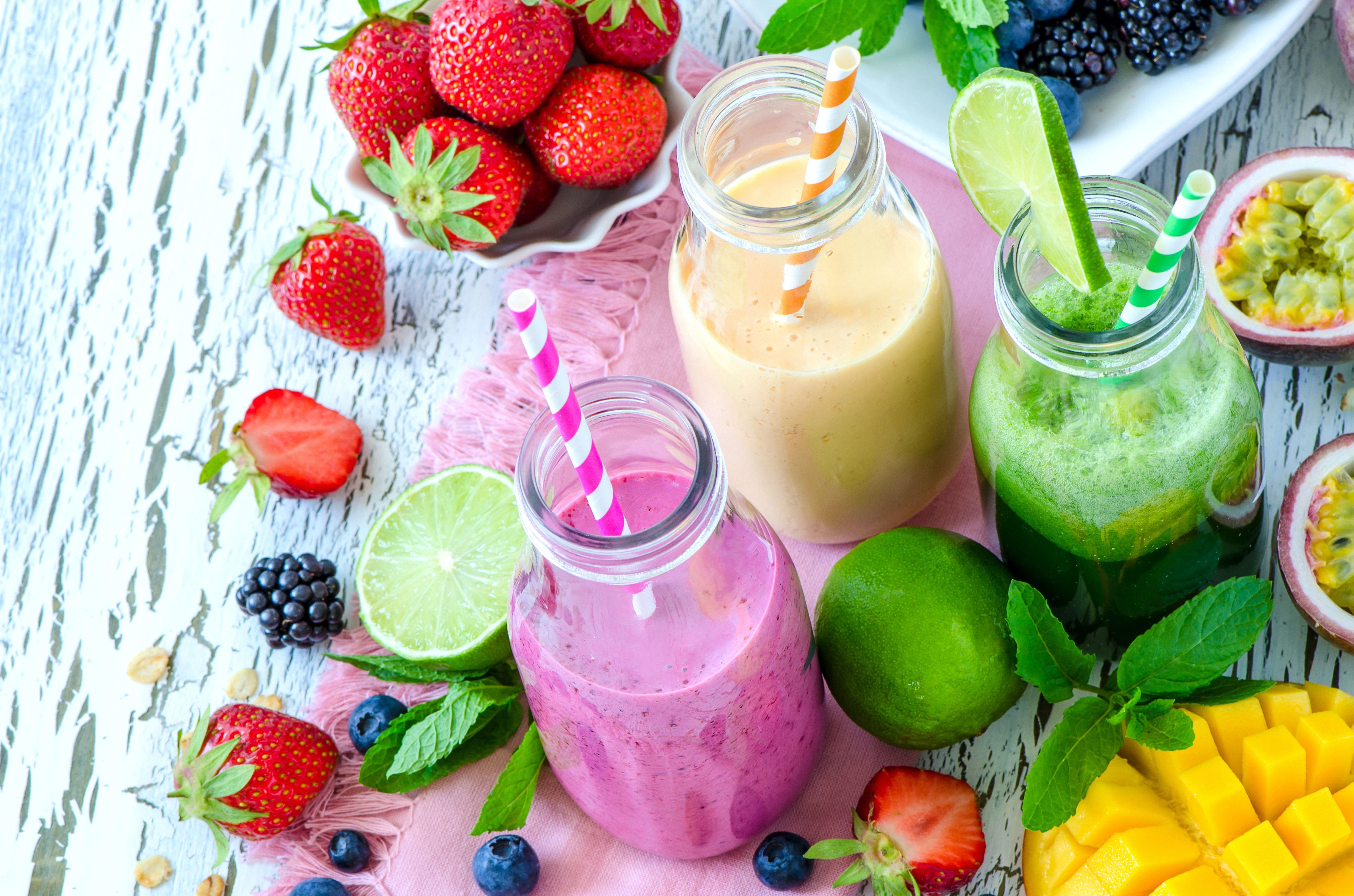 7000x4636 Assorted Smoothies On Glass Jars · Free