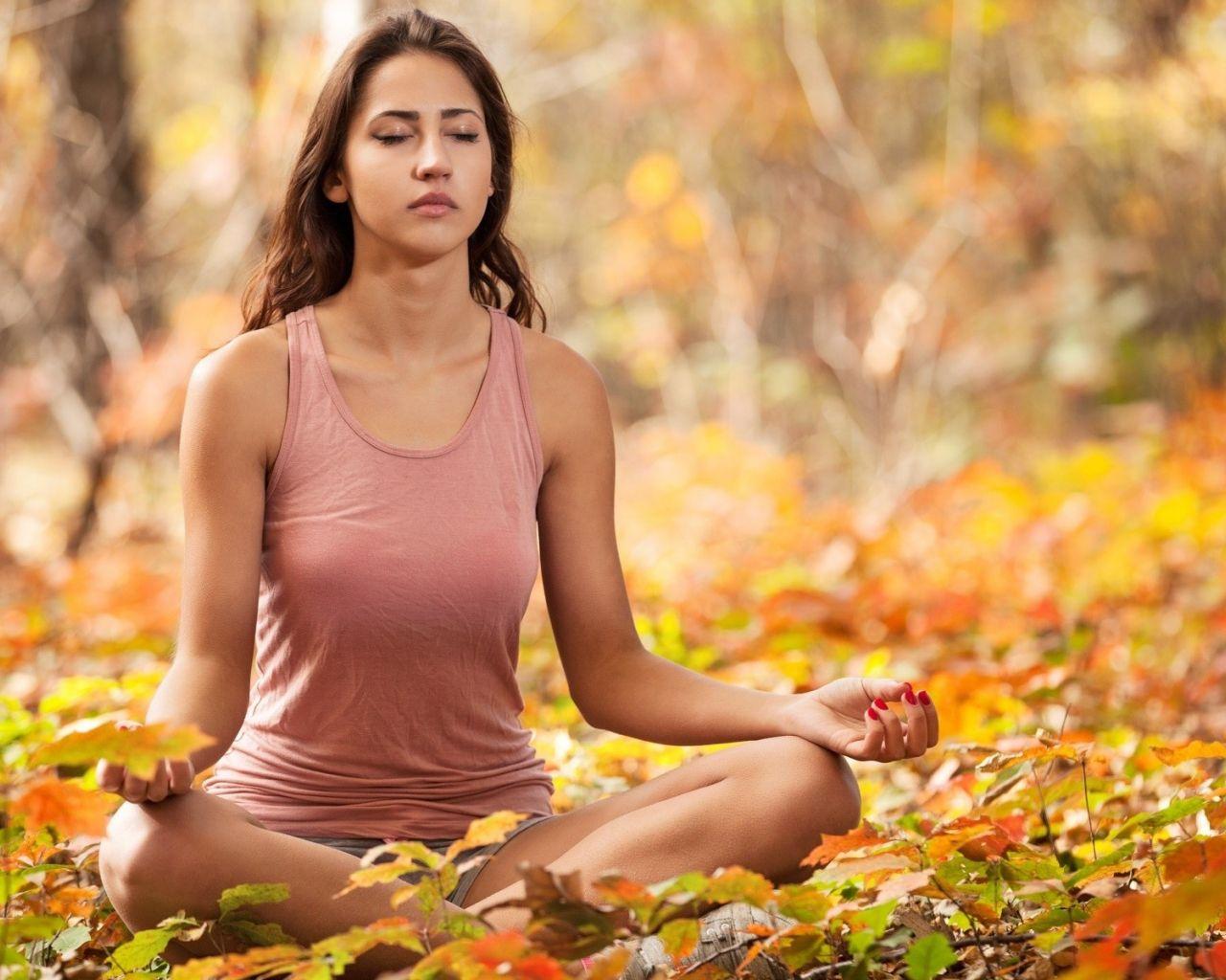 1280x1024 Desktop Wallpaper Yoga, Meditation, Girl Model, Fall, HD Image, Picture, Background, Jap2l4