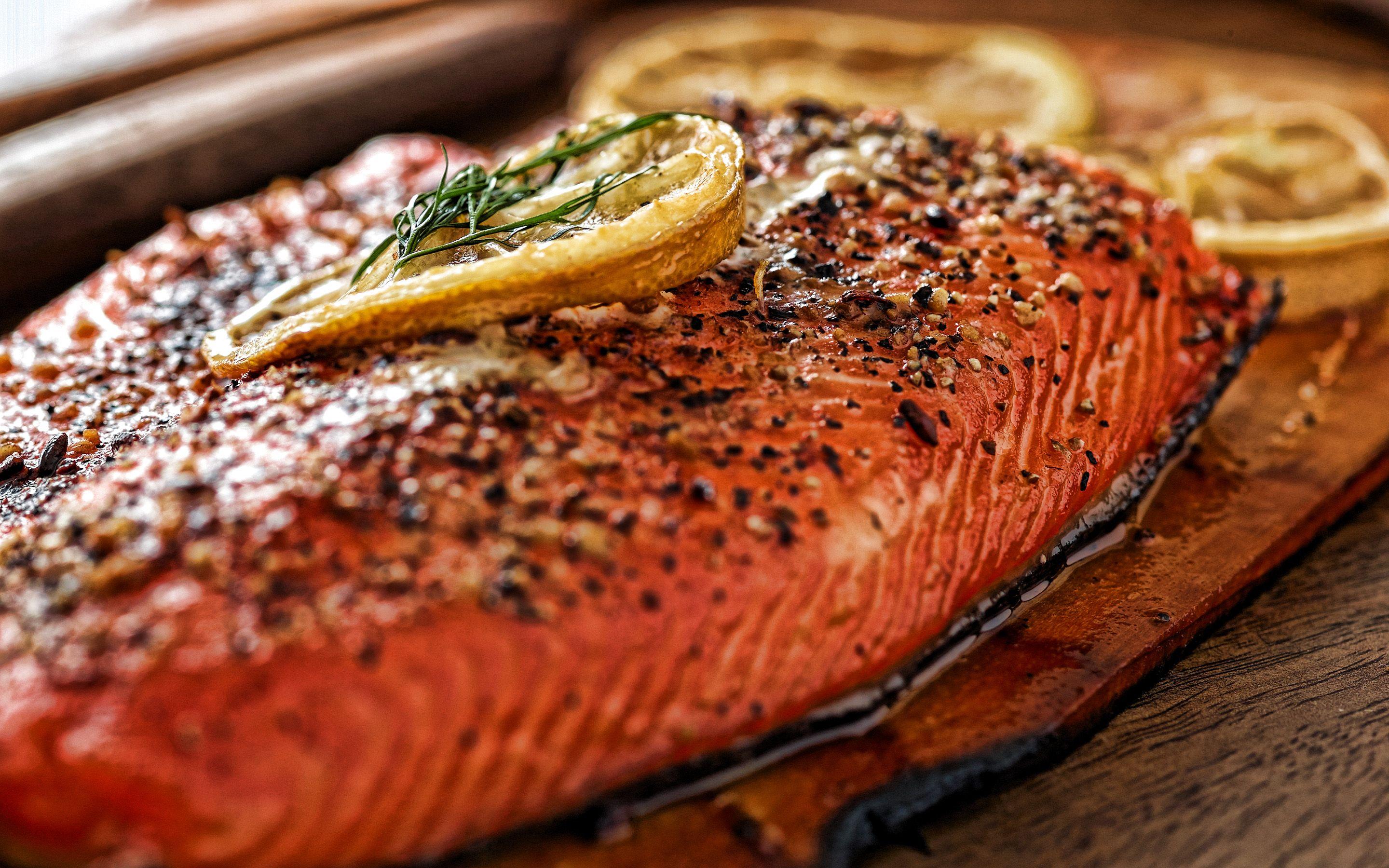 2880x1800 Download wallpaper fried salmon, fried fish, salmon steak, fish dishes, salmon with lemon for desktop with resolution 2880x1800. High Quality HD picture wallpaper