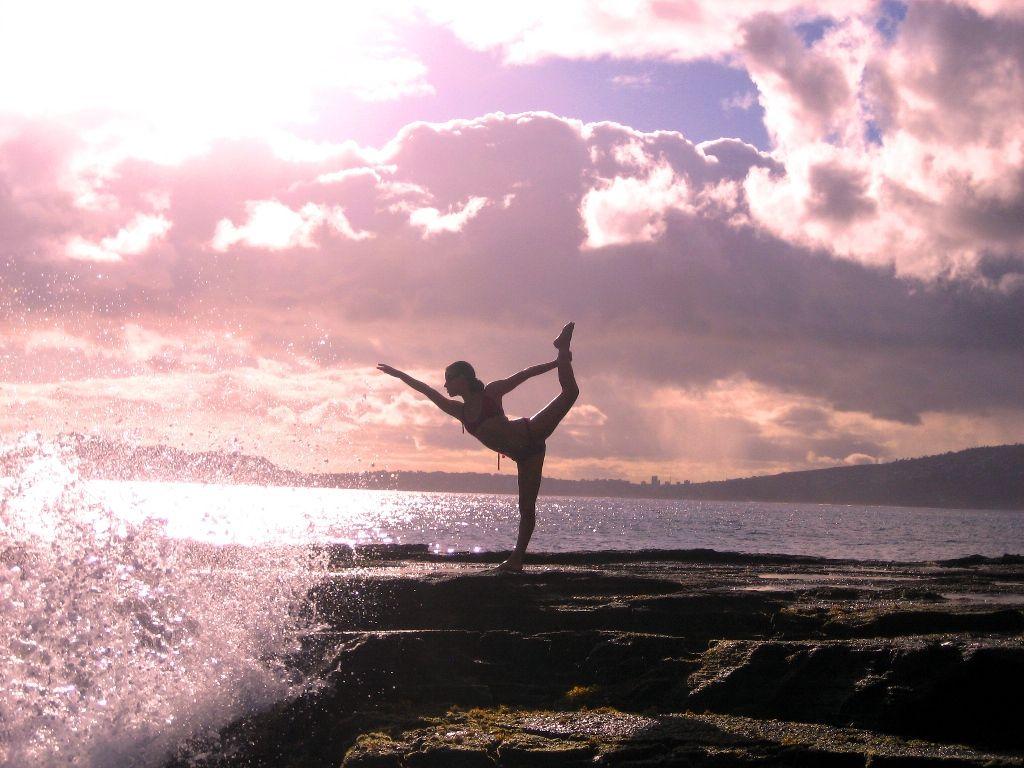 1024x768 KEB13 Awesome Yoga Background, Wallpaper