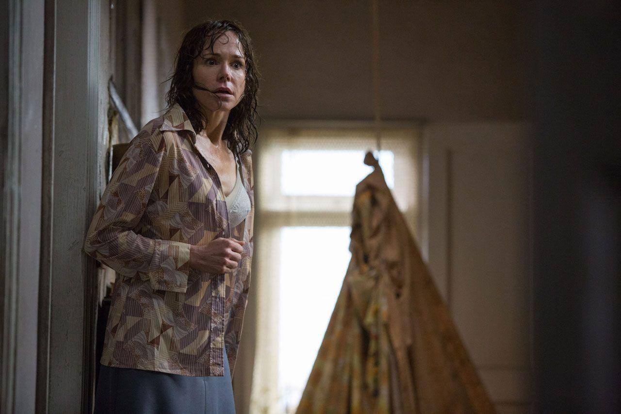 1280x853 Conjuring 2 Photo: Check out 40 Stills from the Horror Sequel