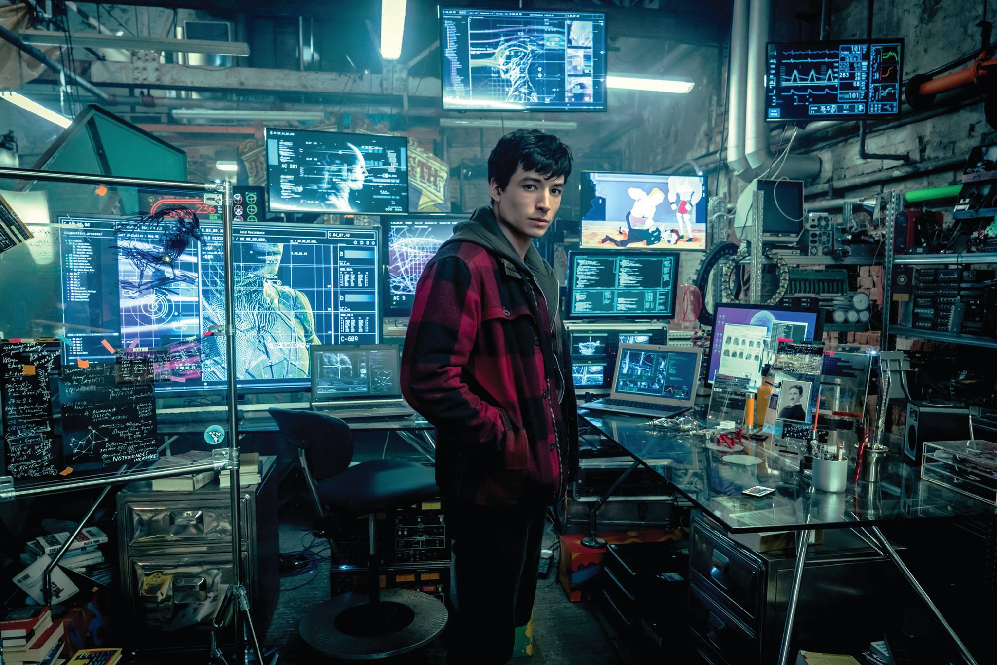 2048x1366 Ezra Miller As Flash Justice League Wallpaper, HD Movies 4K Wallpaper, Image, Photo and Background