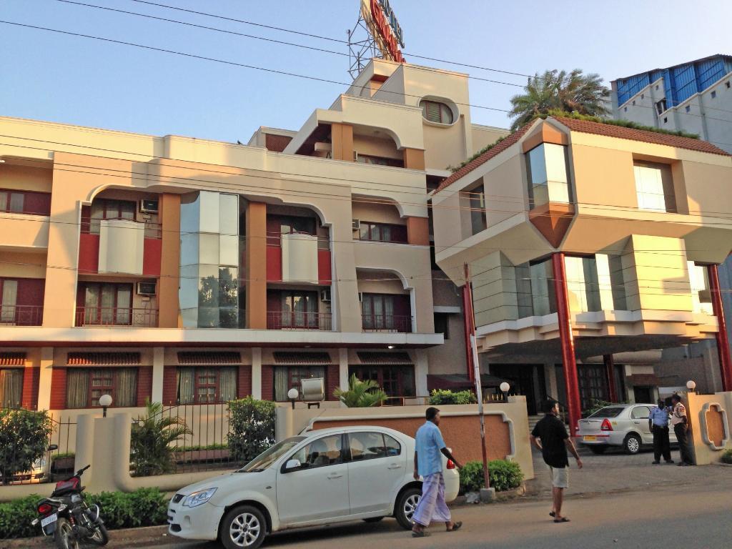 1024x768 Hotel Gnanam Thanjavur in India Deals, Photo & Reviews