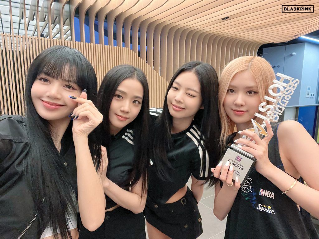 1024x768 Review: BLACKPINK Arrives With Sophomore Album 'Born Pink'