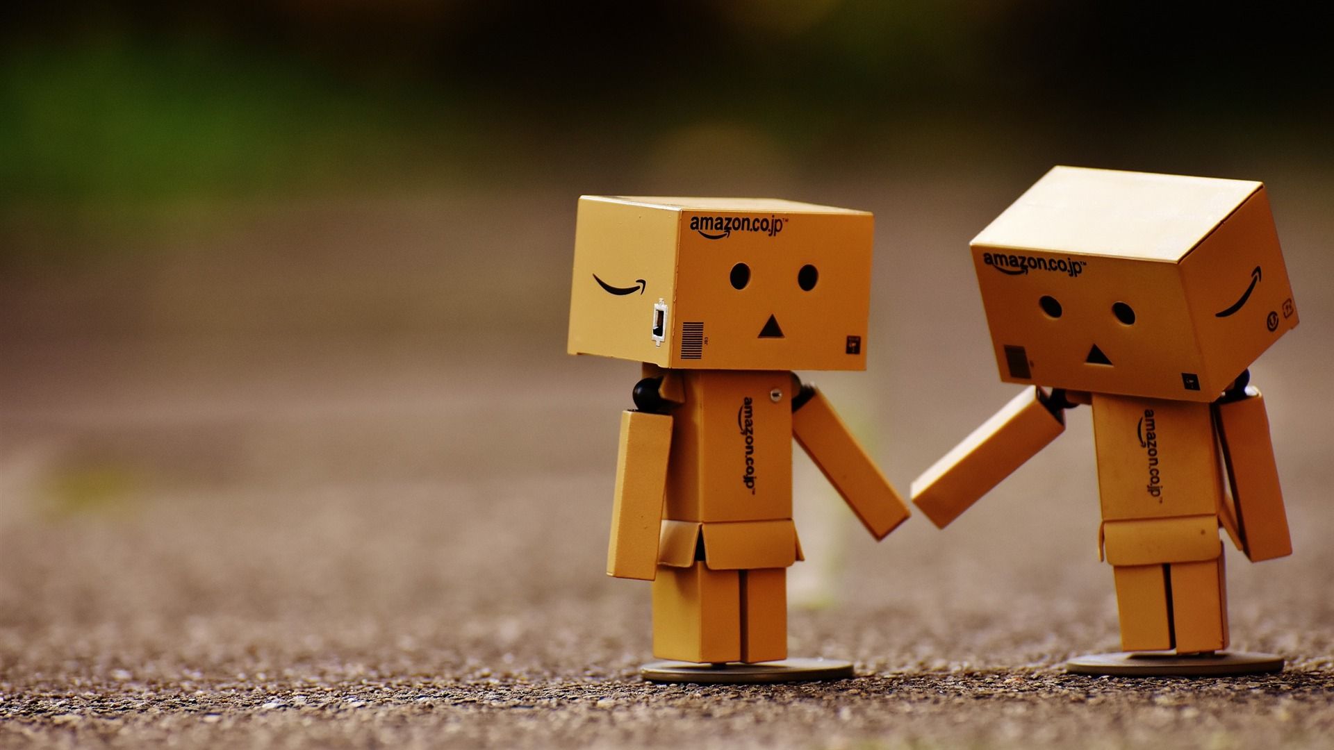 1920x1080 Danbo Cardboard Man Couple 2016 High Quality HD Wallpaper
