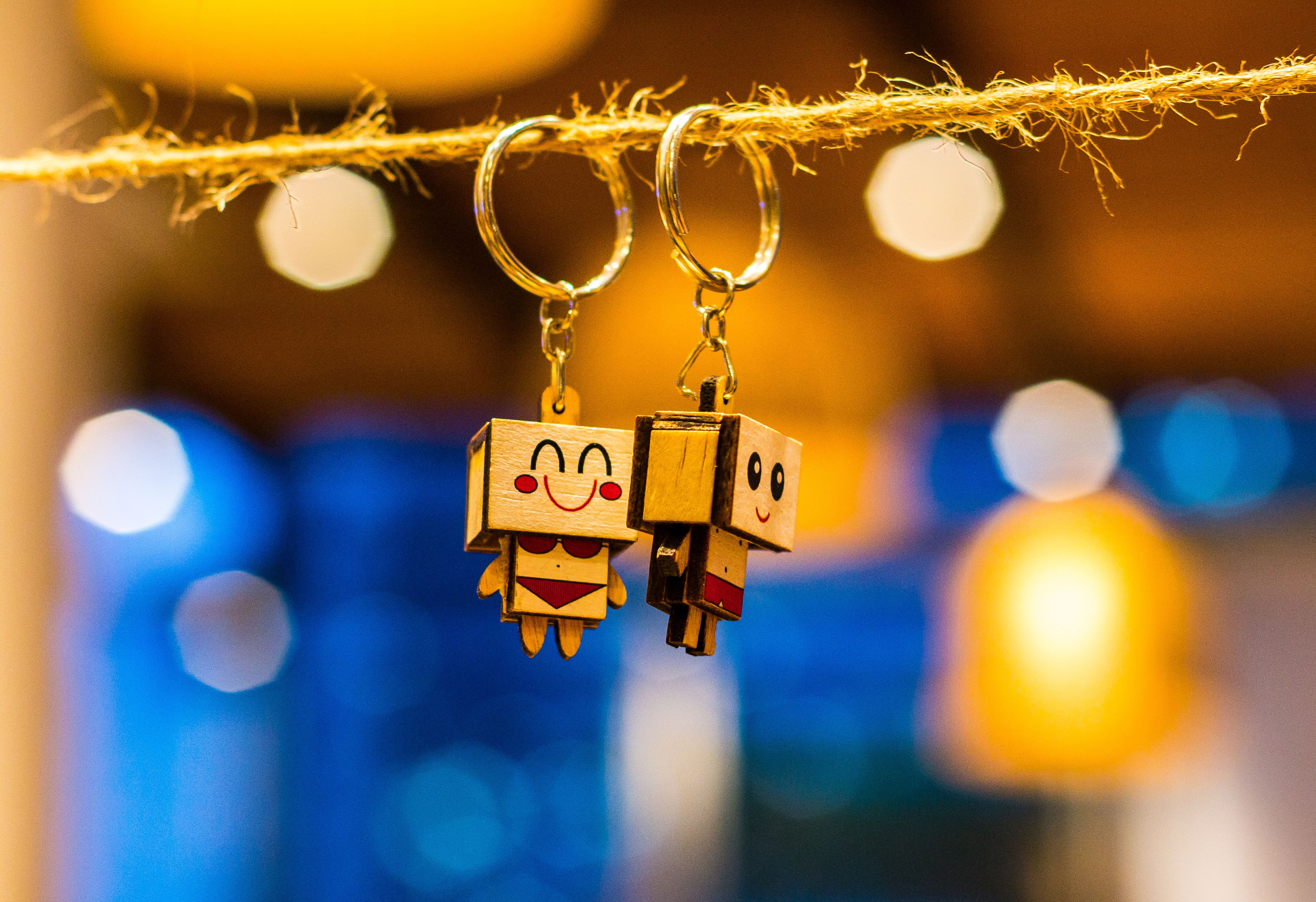 4476x3066 Box Man couple key chain Wallpaper 4K, Hanging, Cute couple