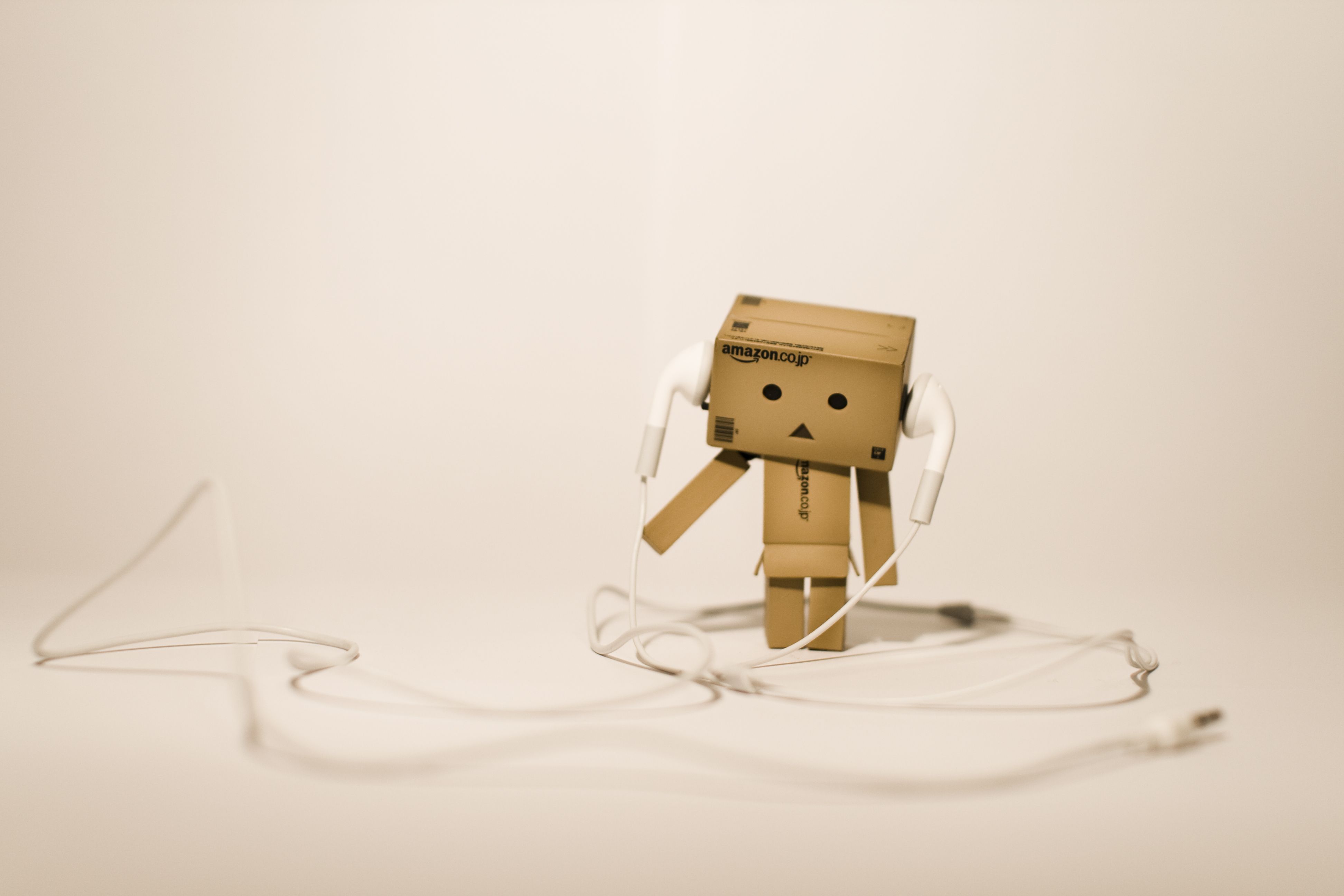 3888x2592 Phone wallpaper: Headphones, Music, Danbo, Cardboard Robot 109371